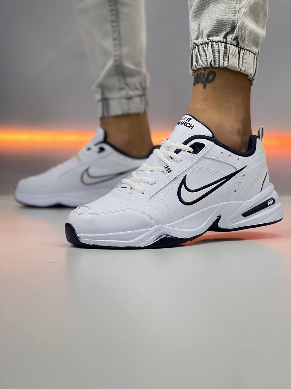 Nike Air Monarch