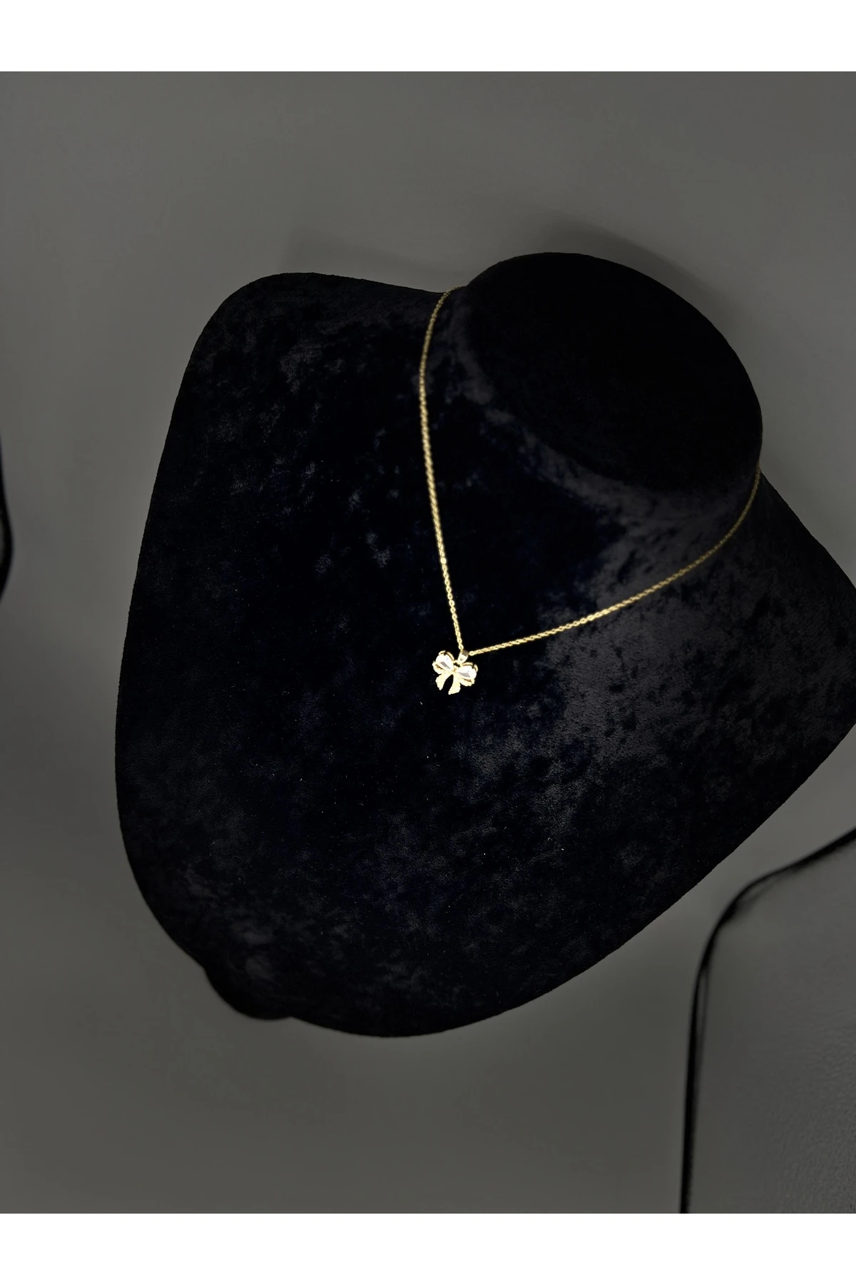 Gold fiyonk çelik kolye