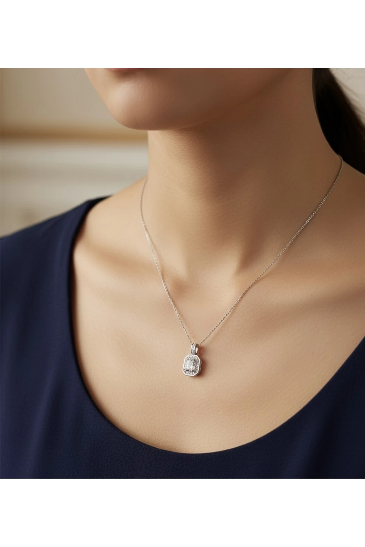 Işıltılı Baget Kesim Pırlanta/Zirkon Görünümlü Kolye