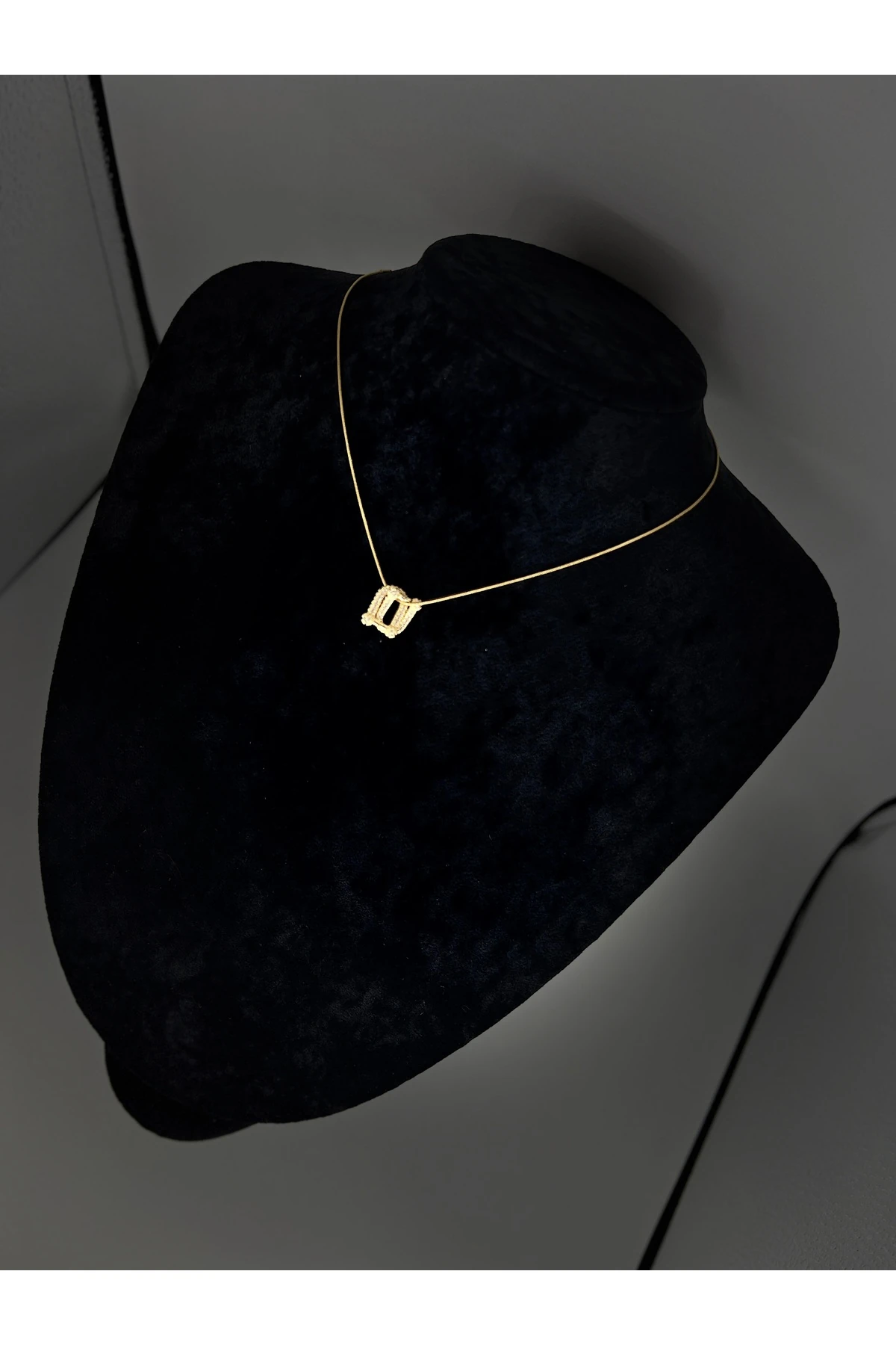 Zirkon taşlı çelik halka form kolye