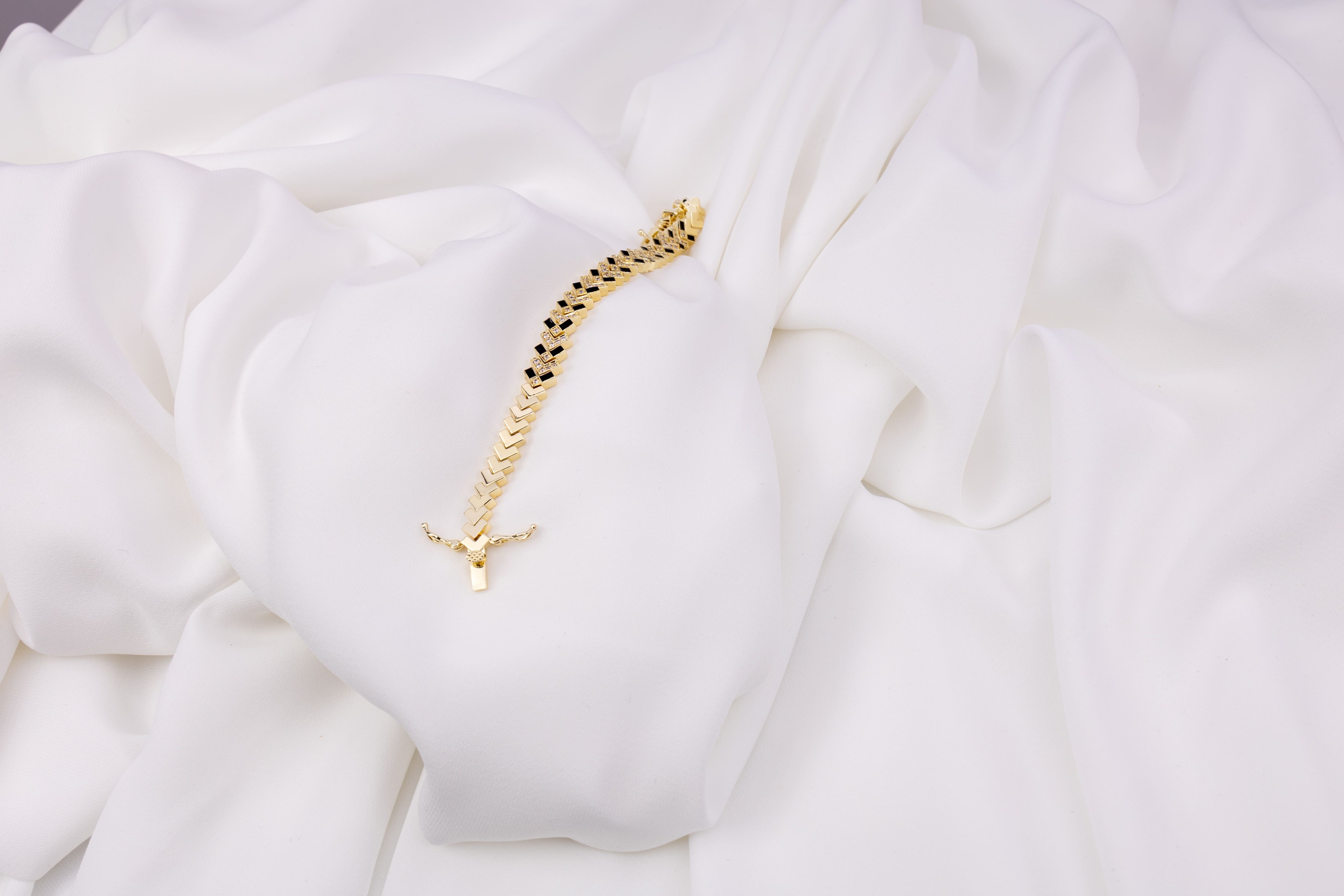 Vanta Luxe – Siyah Işıltı Bileklik