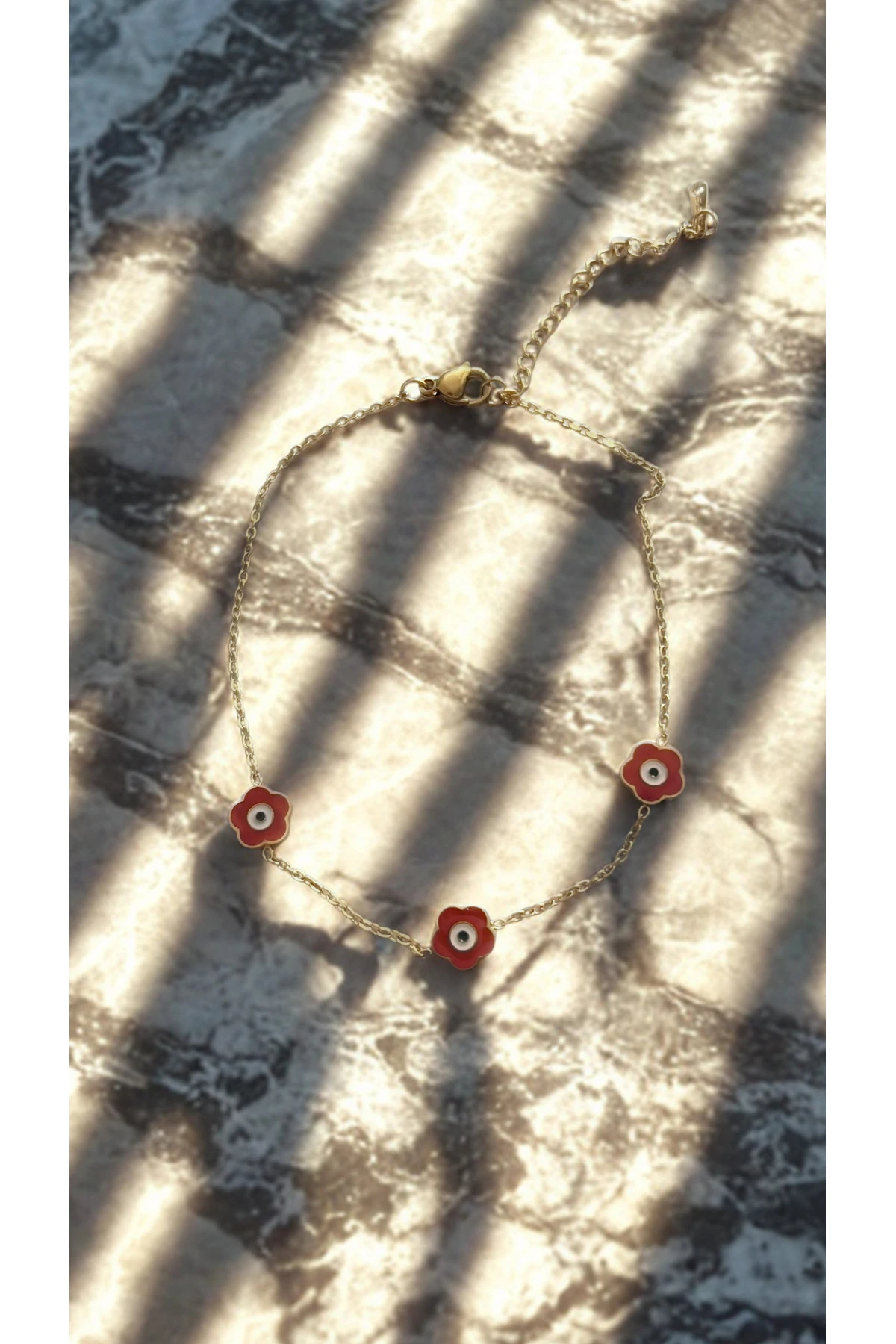 Kırmızı çiçekli hal hal