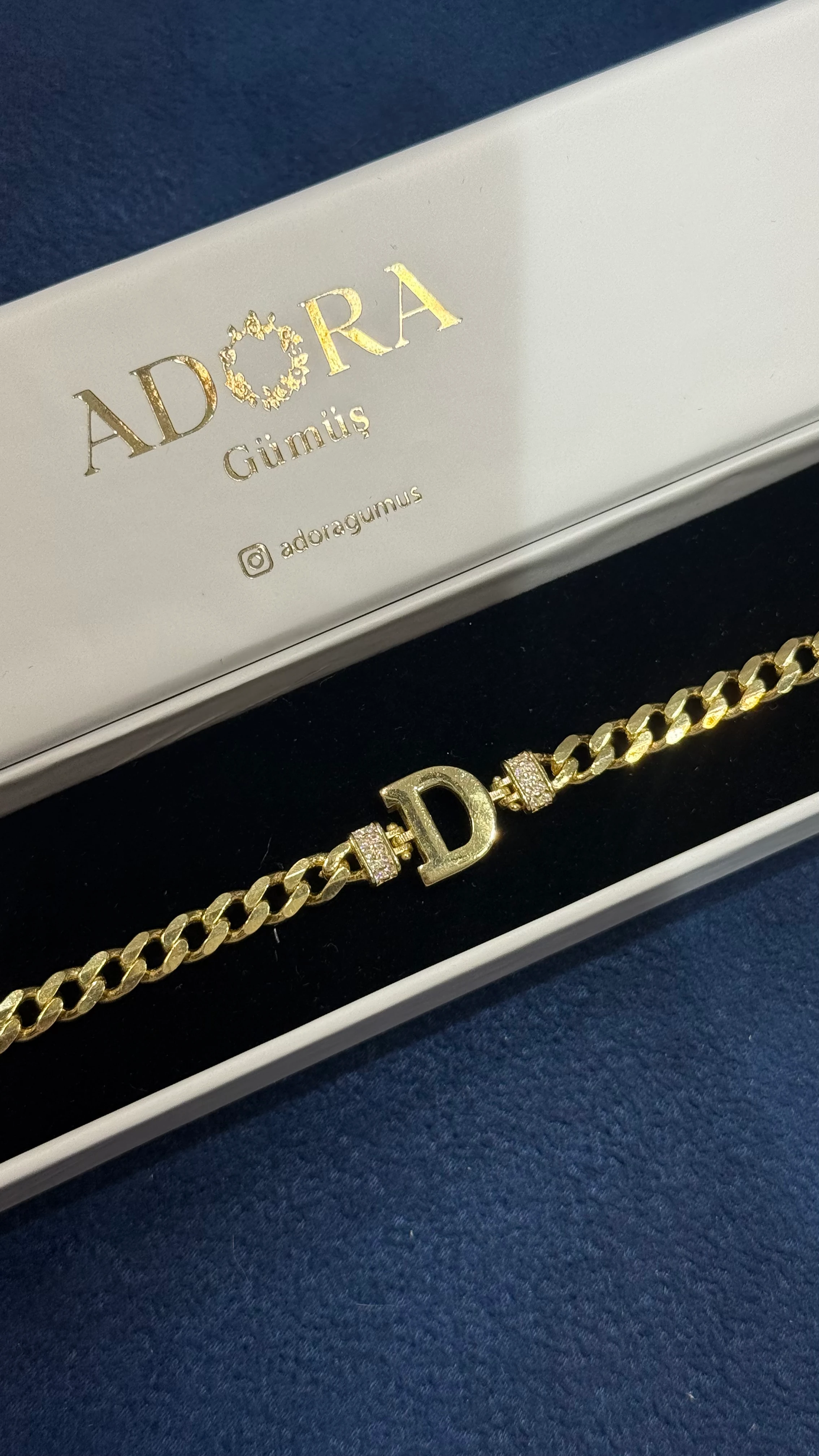 925 Ayar Gümüş Üzerine 14 Ayar Altın Kaplama D Harfi Gurmet Harf Bileklik image