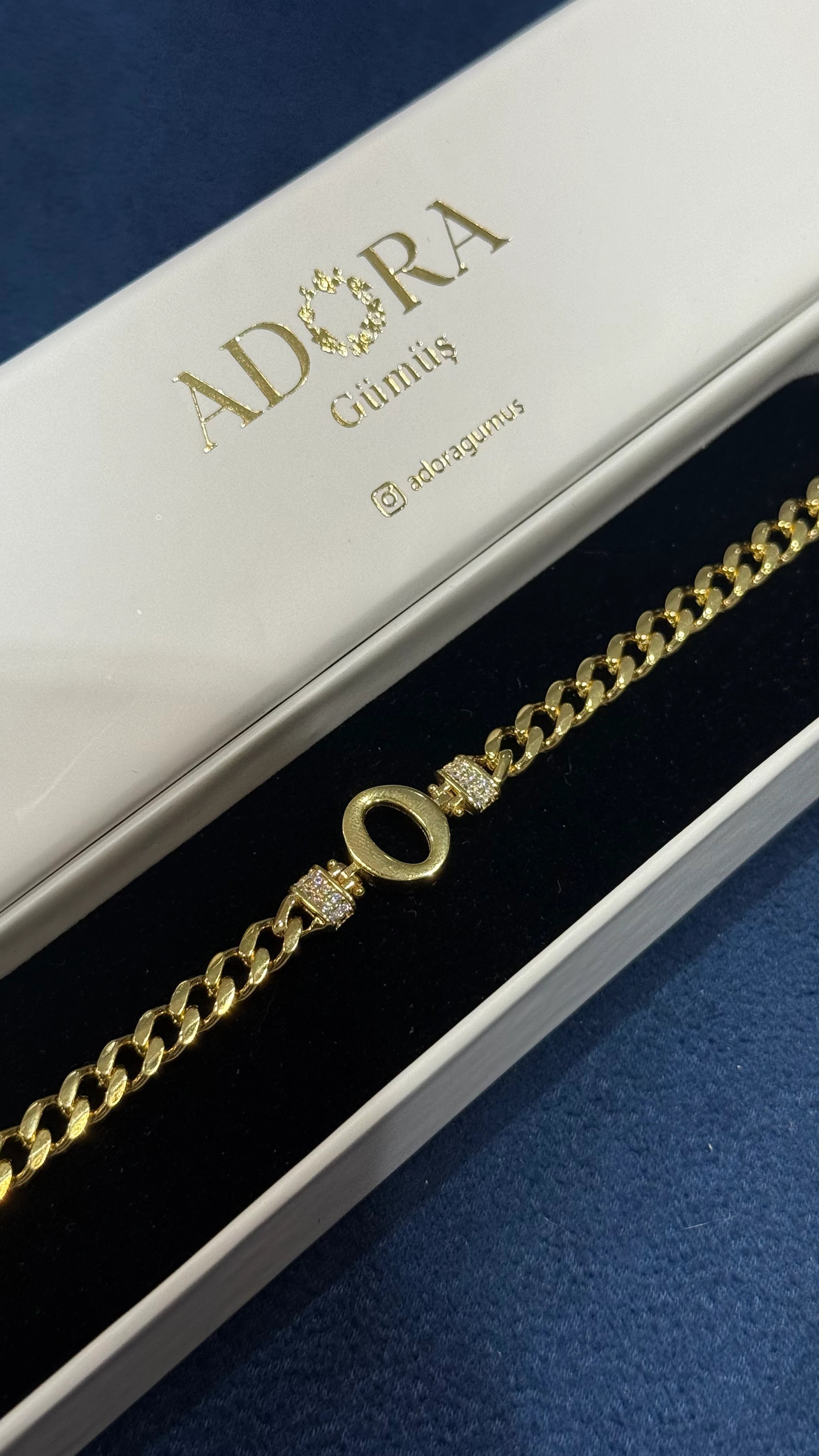 925 Ayar Gümüş Üzerine 14 Ayar Altın Kaplama O Harfi Gurmet Harf Bileklik