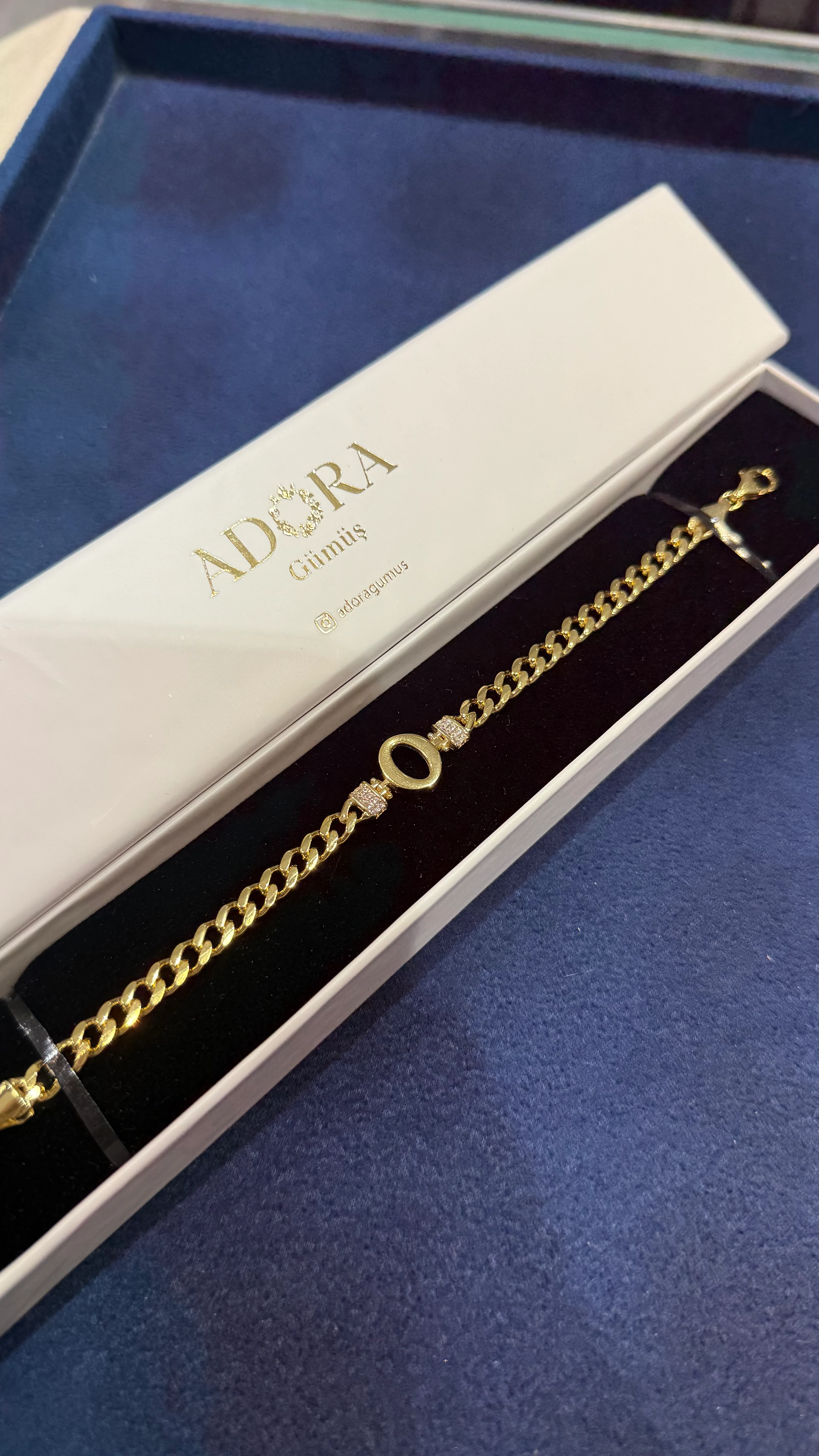 925 Ayar Gümüş Üzerine 14 Ayar Altın Kaplama O Harfi Gurmet Harf Bileklik