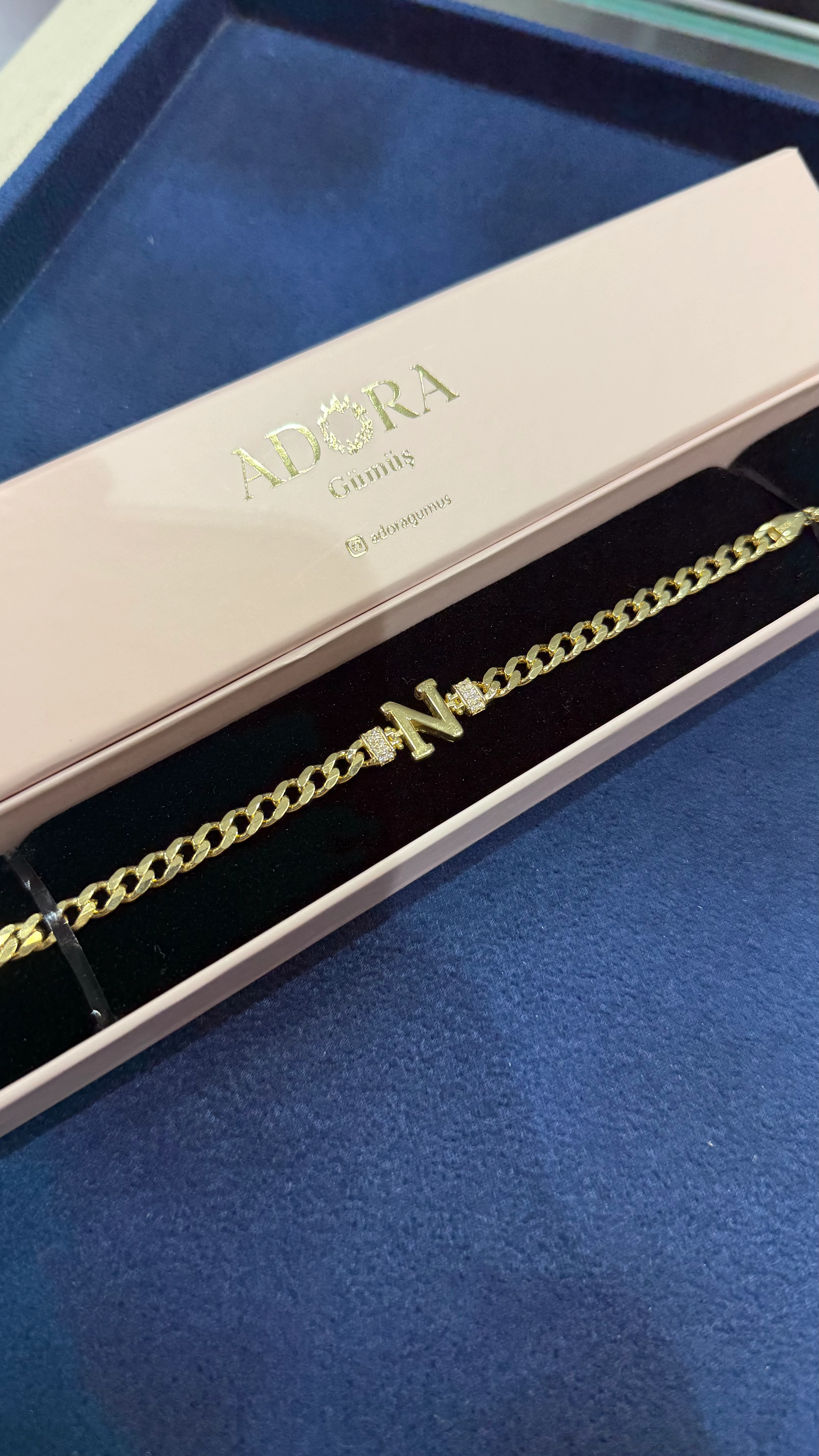 925 Ayar Gümüş Üzerine 14 Ayar Altın Kaplama N Harfi Gurmet Harf Bileklik