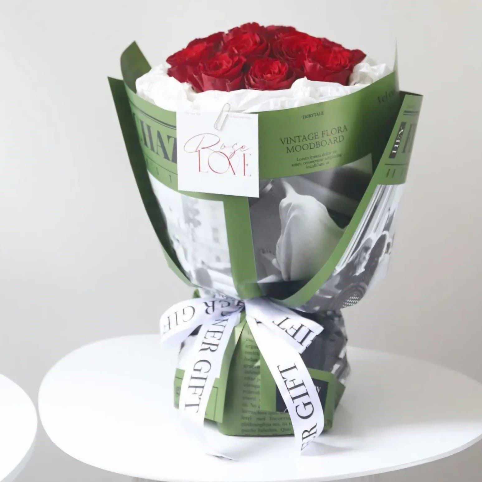 Newspaper Style Flower Wrapping - Love in Spanish