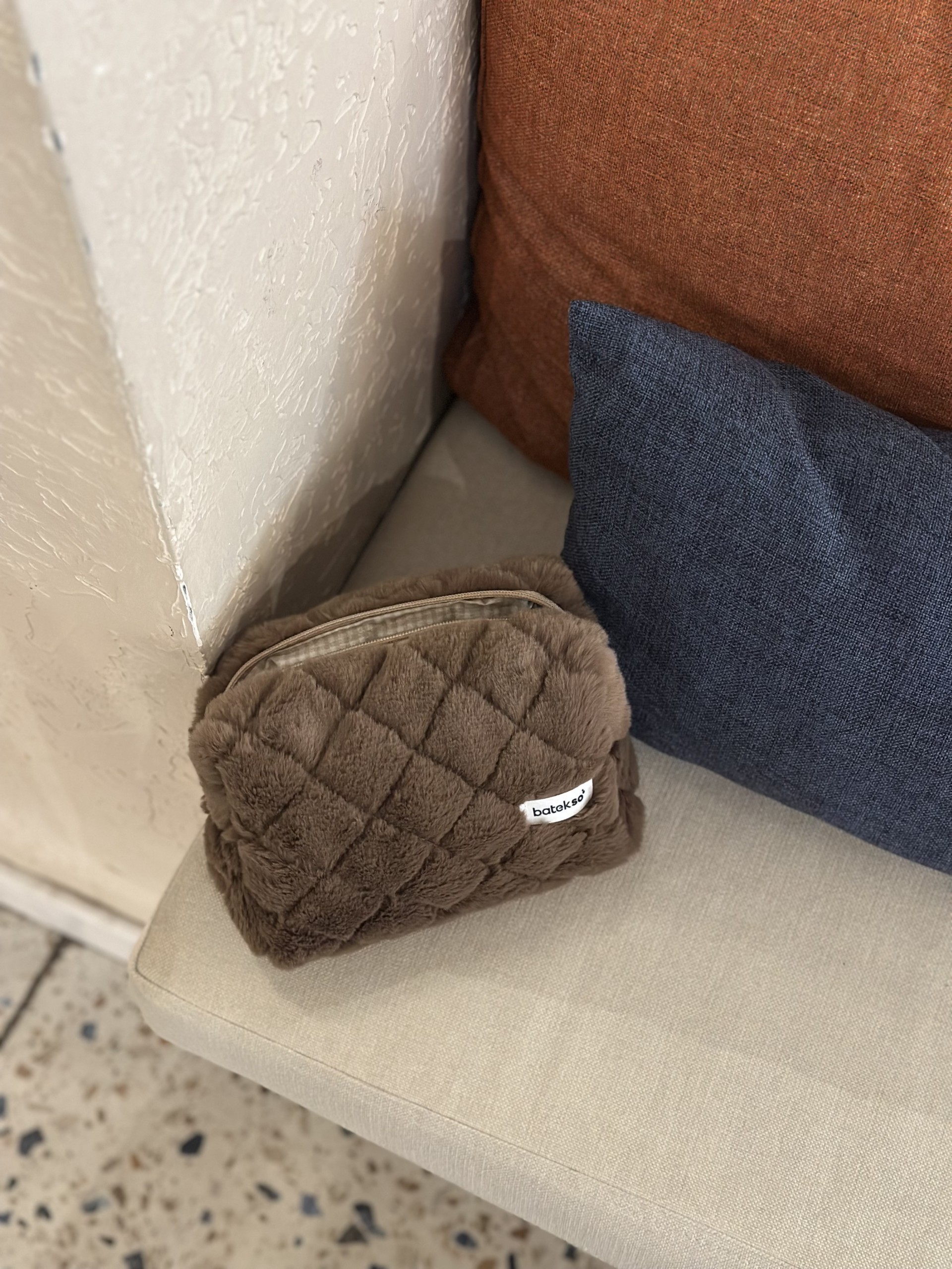 Acı Kahve Peluş Desenli Makyaj Çantası - Büyük Boy
