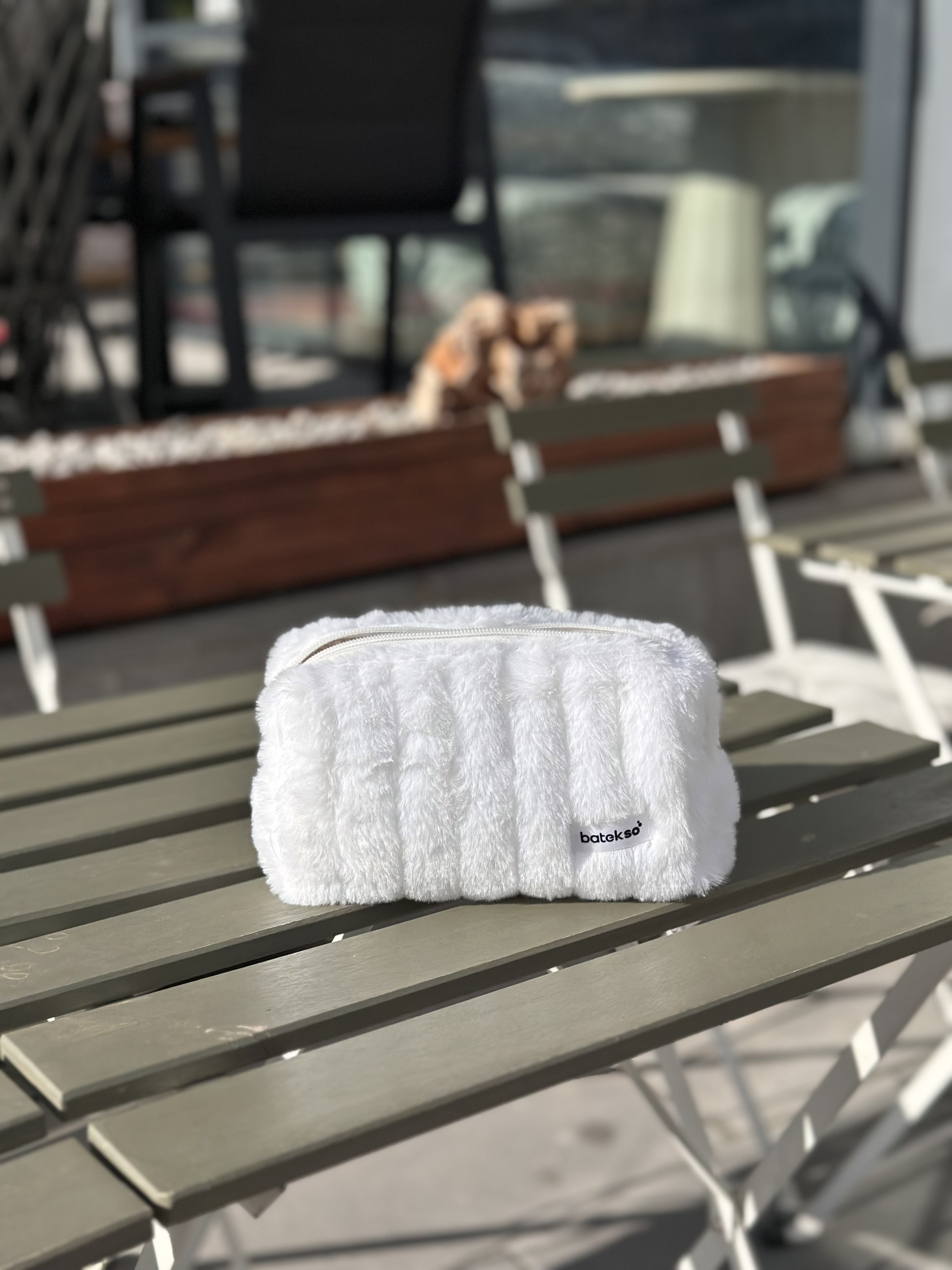 Beyaz Peluş Çizgili Kalem Çantası