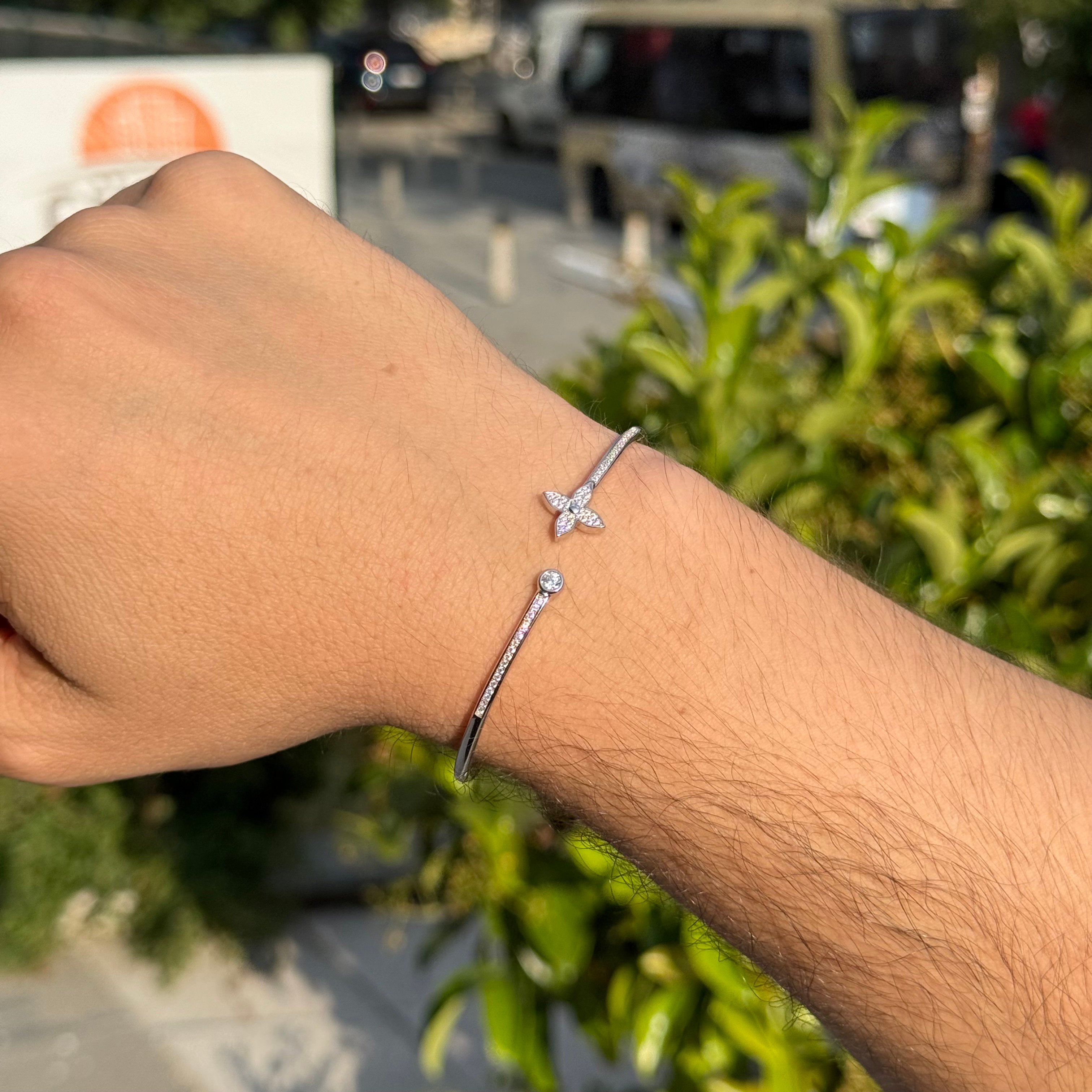 FOUR STAR BANGLE