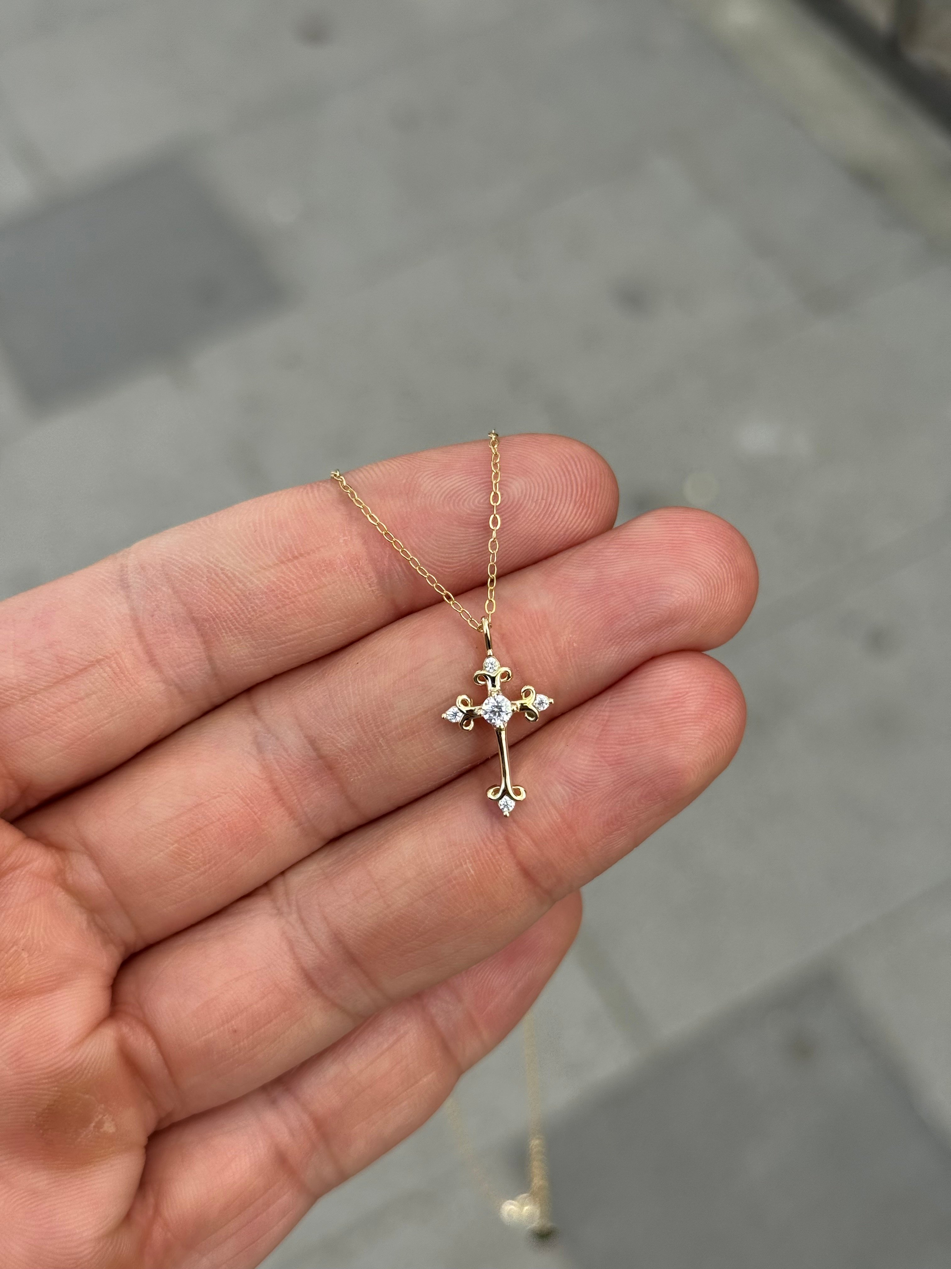 GOTHIC CROSS NECKLACE