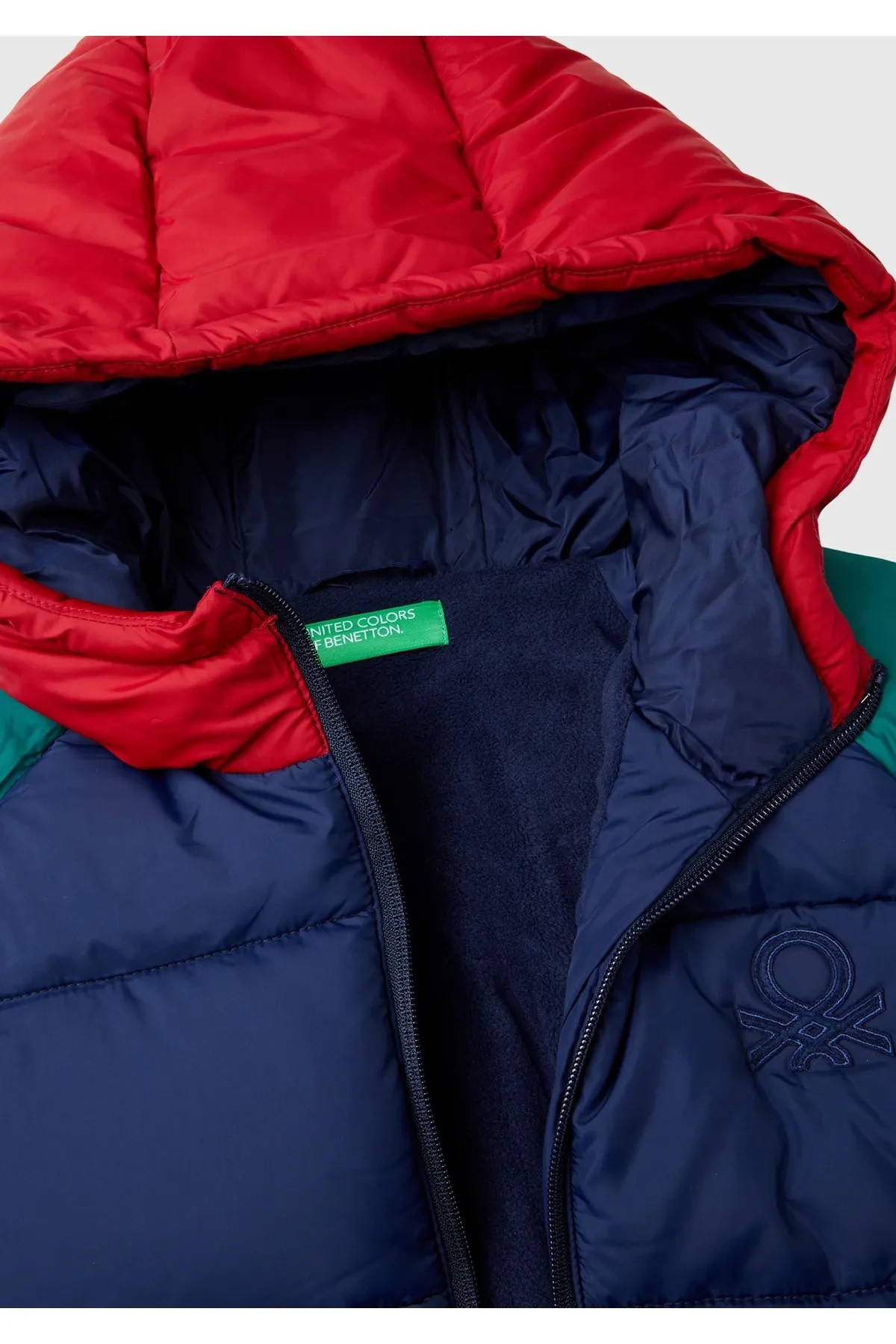 Benetton Erkek Çocuk Kapüşonlu Su Geçirmez Mont 2WU0CN052-24K
