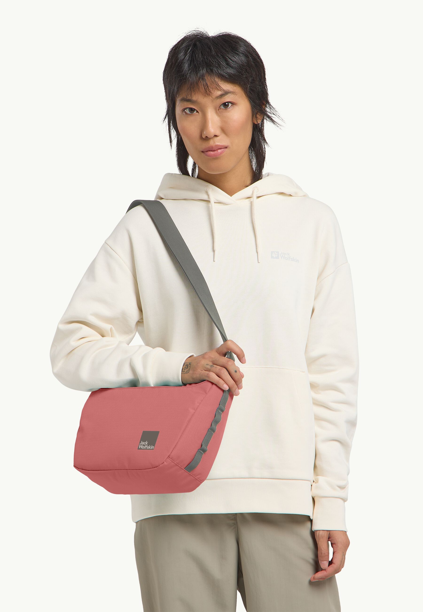 Jack Wolfskin Rose Şık ve Fonksiyonel Omuz Çantası A64024 