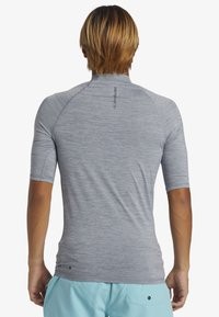 Quiksilver Everyday Upf50 Erkek Kısa Kol Lycra AQYWR03130