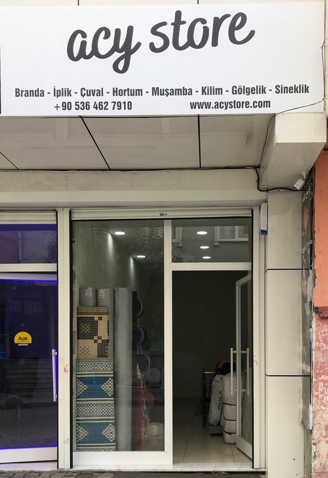 Dükkanımız 2 katlıdır.
