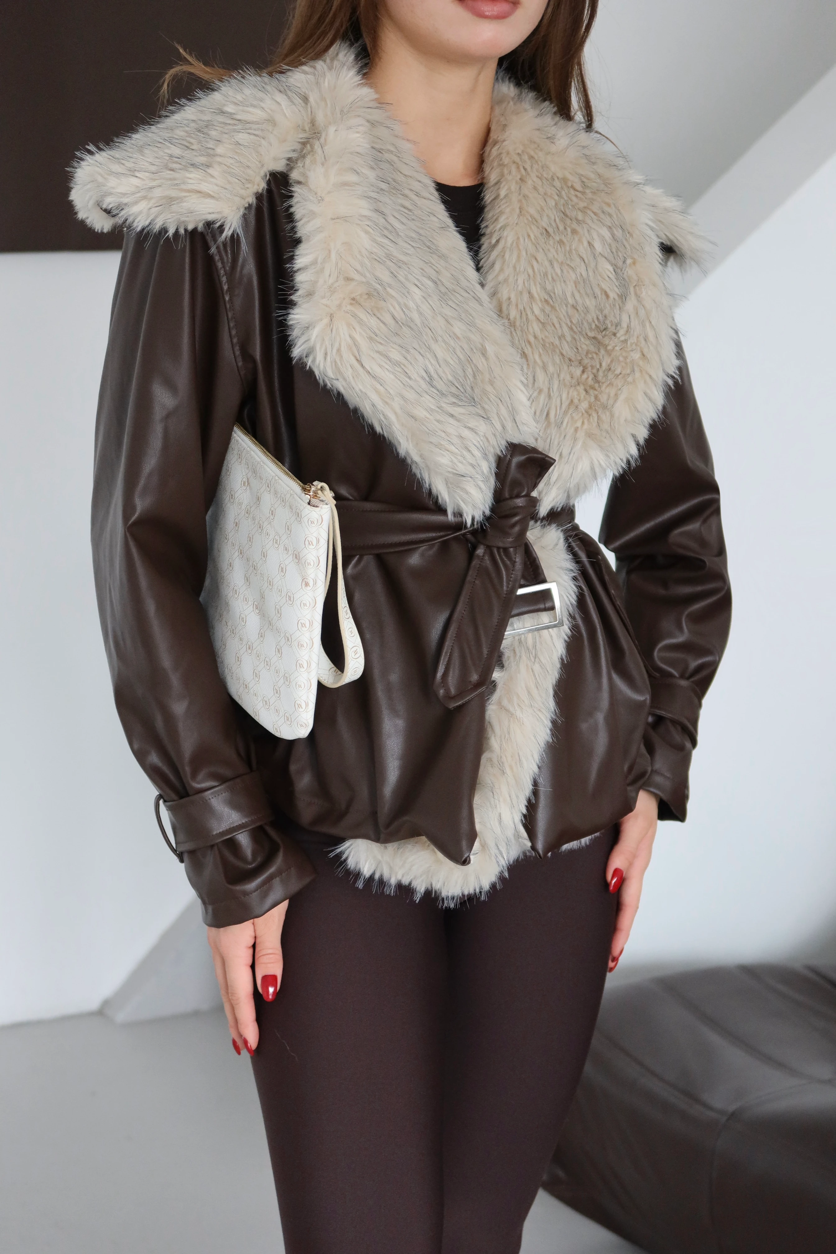 Vera Peluş Detaylı Deri Ceket