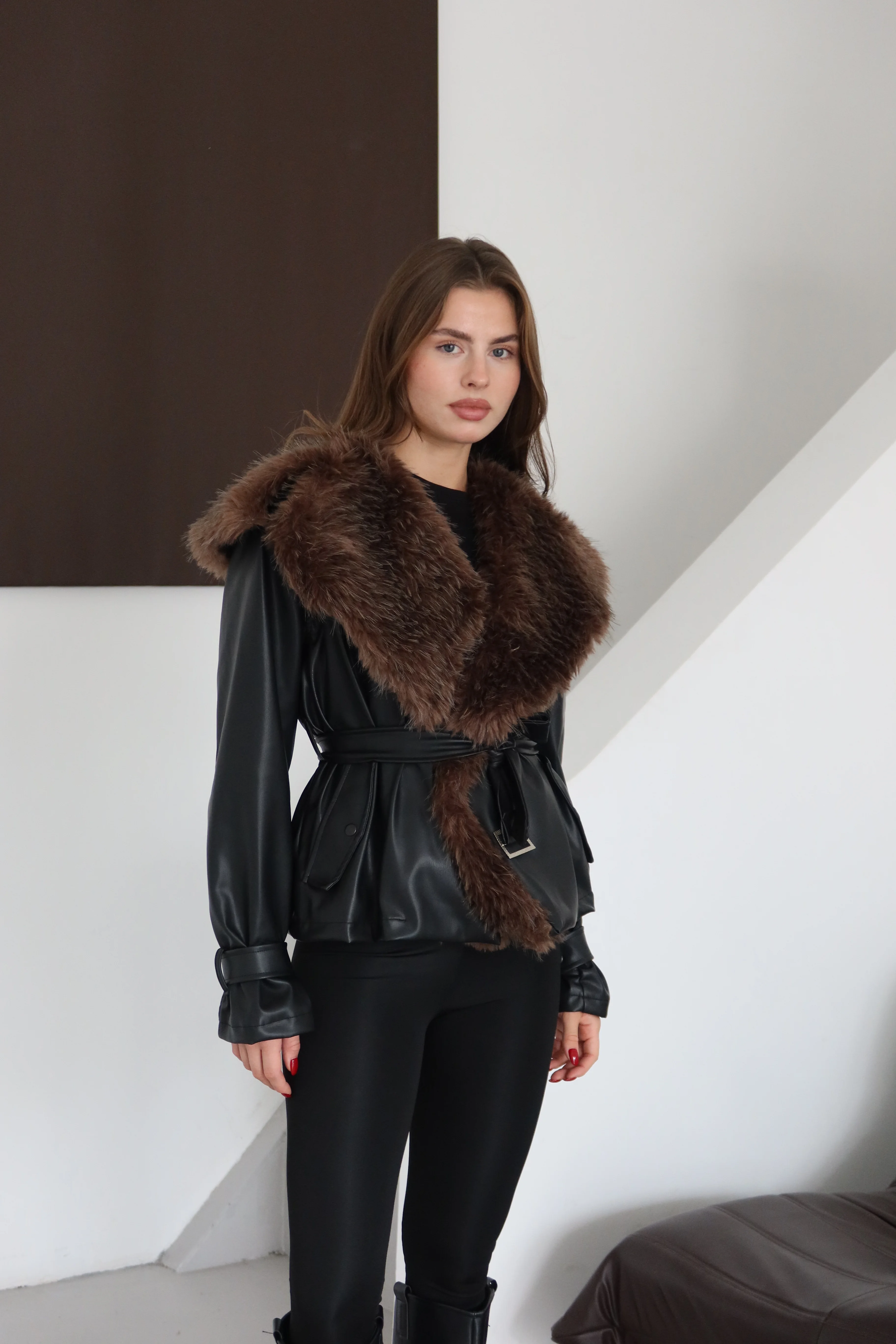 Vera Peluş Detaylı Deri Ceket - Siyah