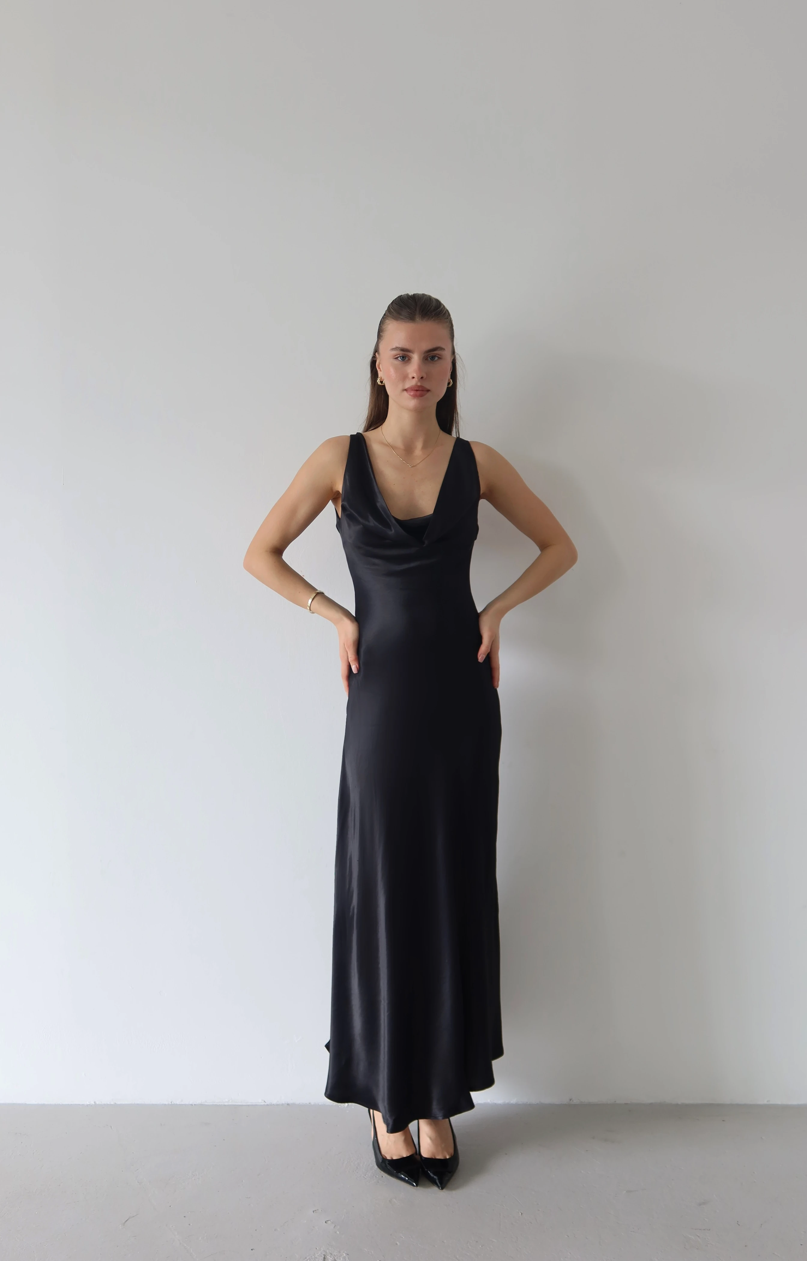 Luna Saten Maxi Elbise - Siyah