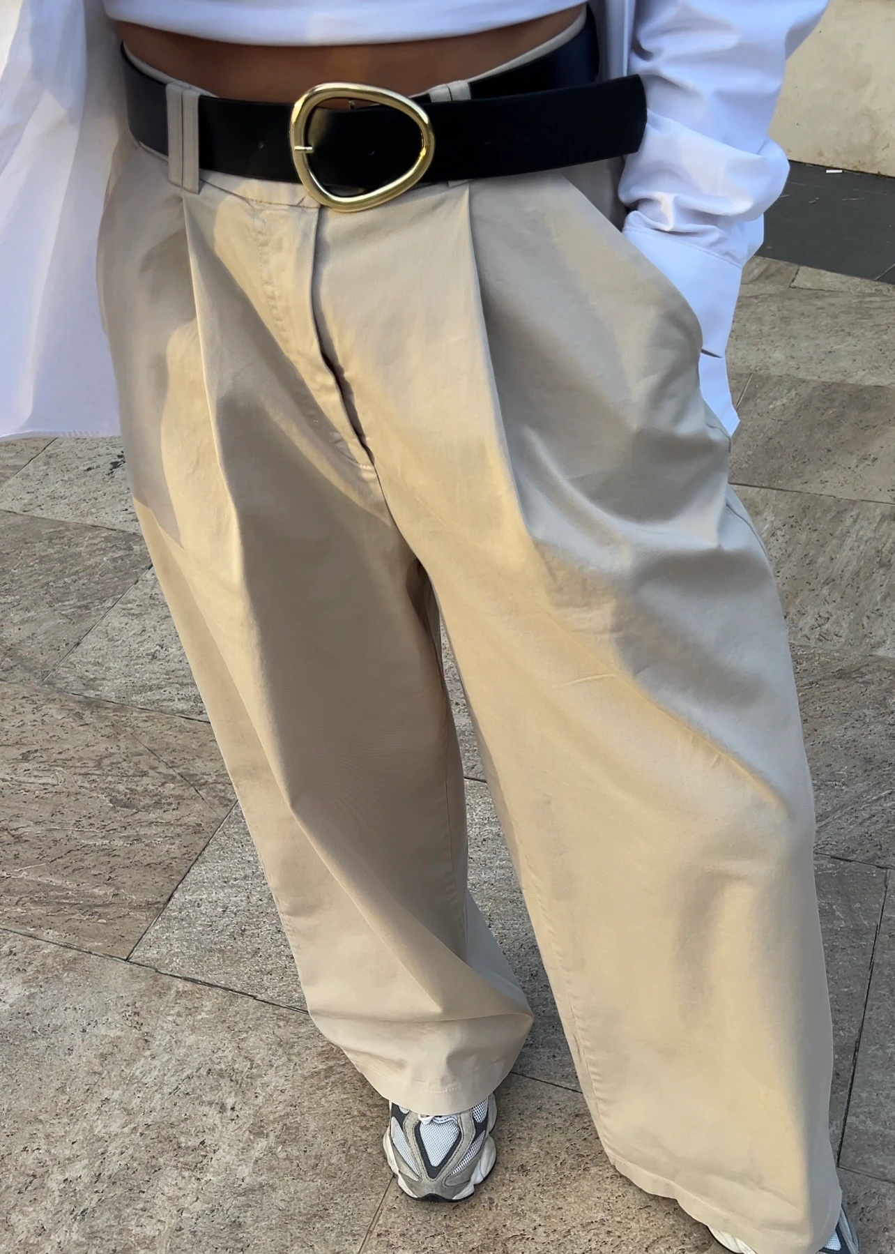 Kemerli pantolon bej