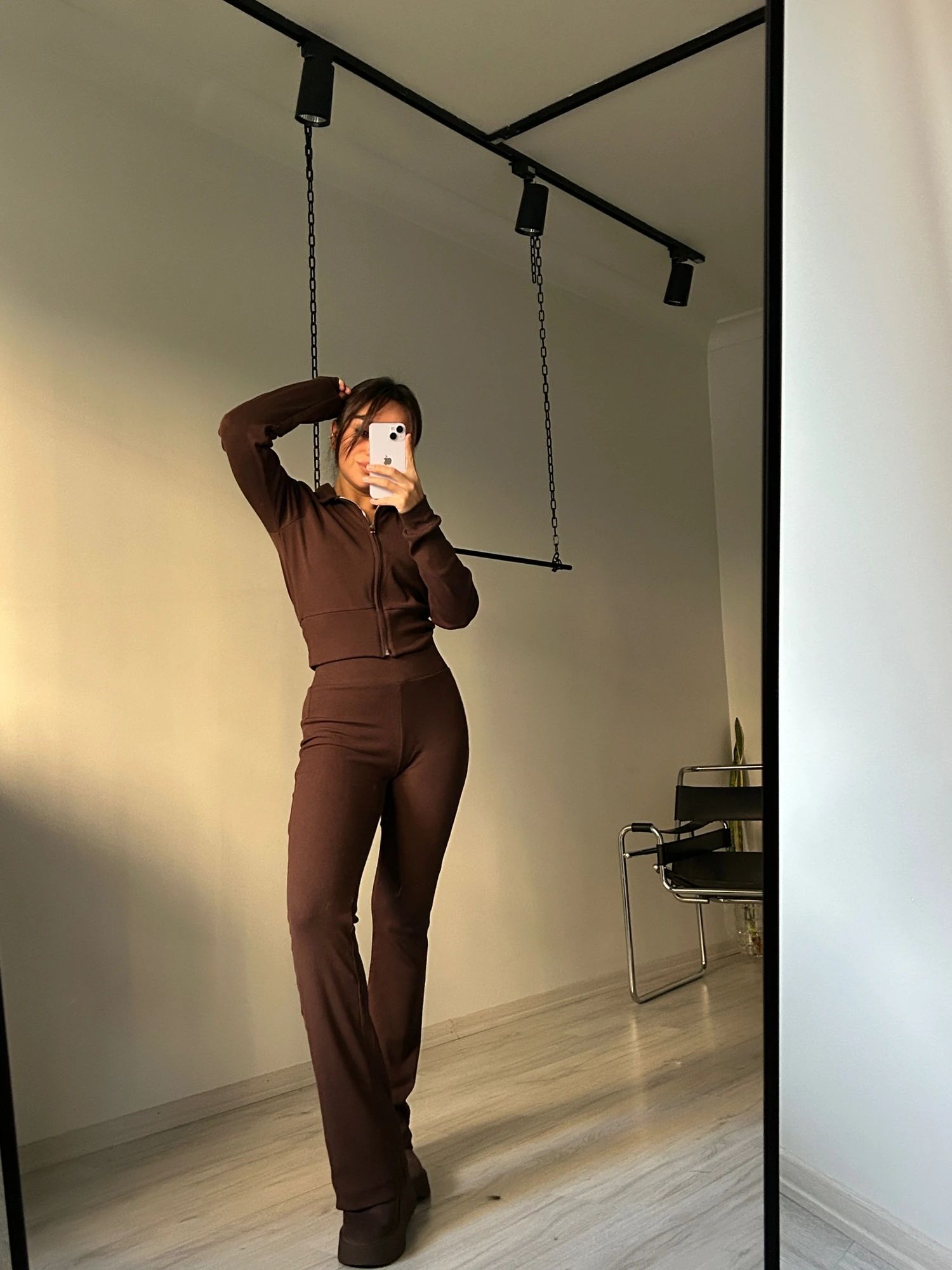 Kahverengi fermuarlı eşofman takım