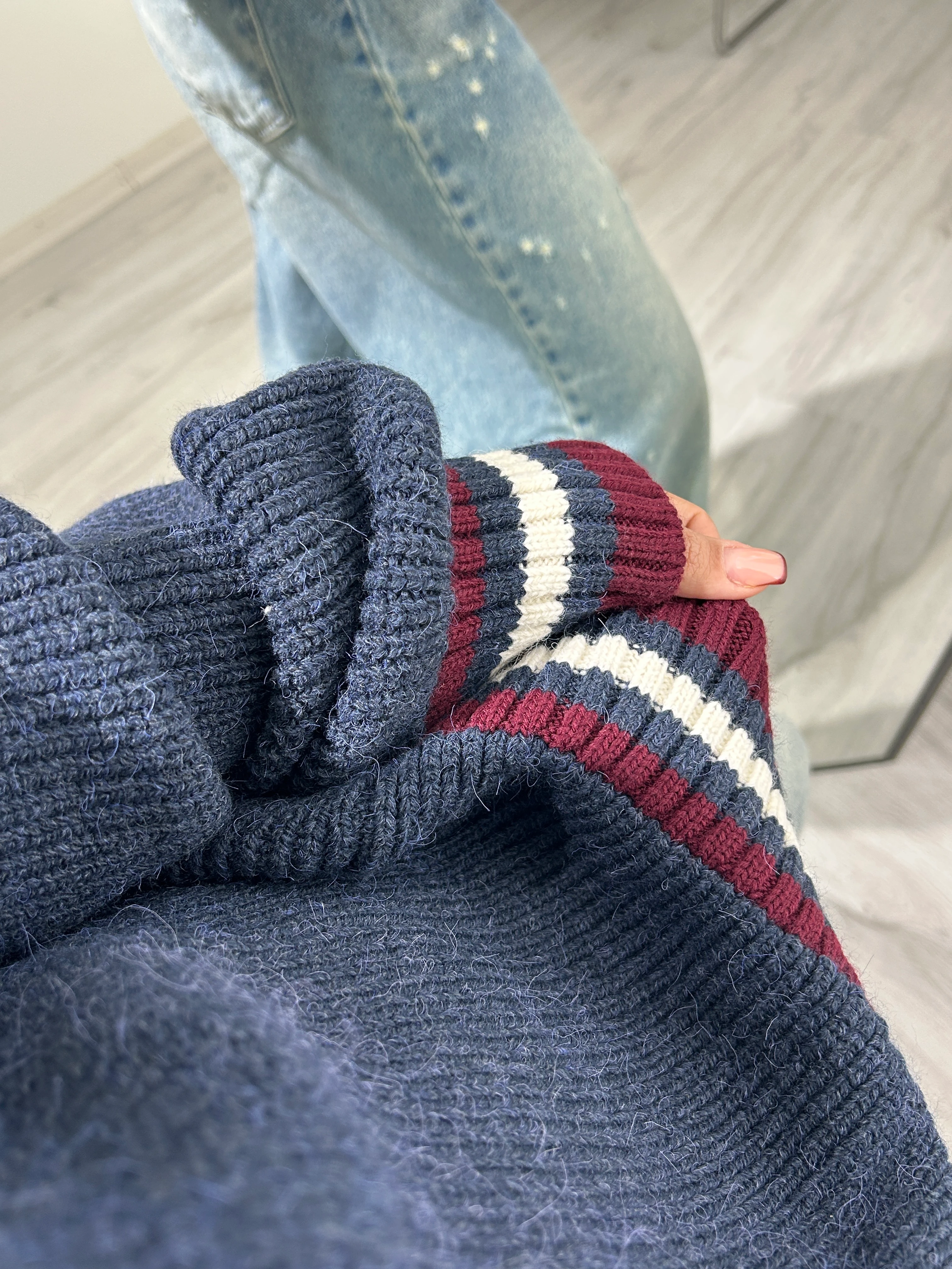 Kolej lacivert kazak