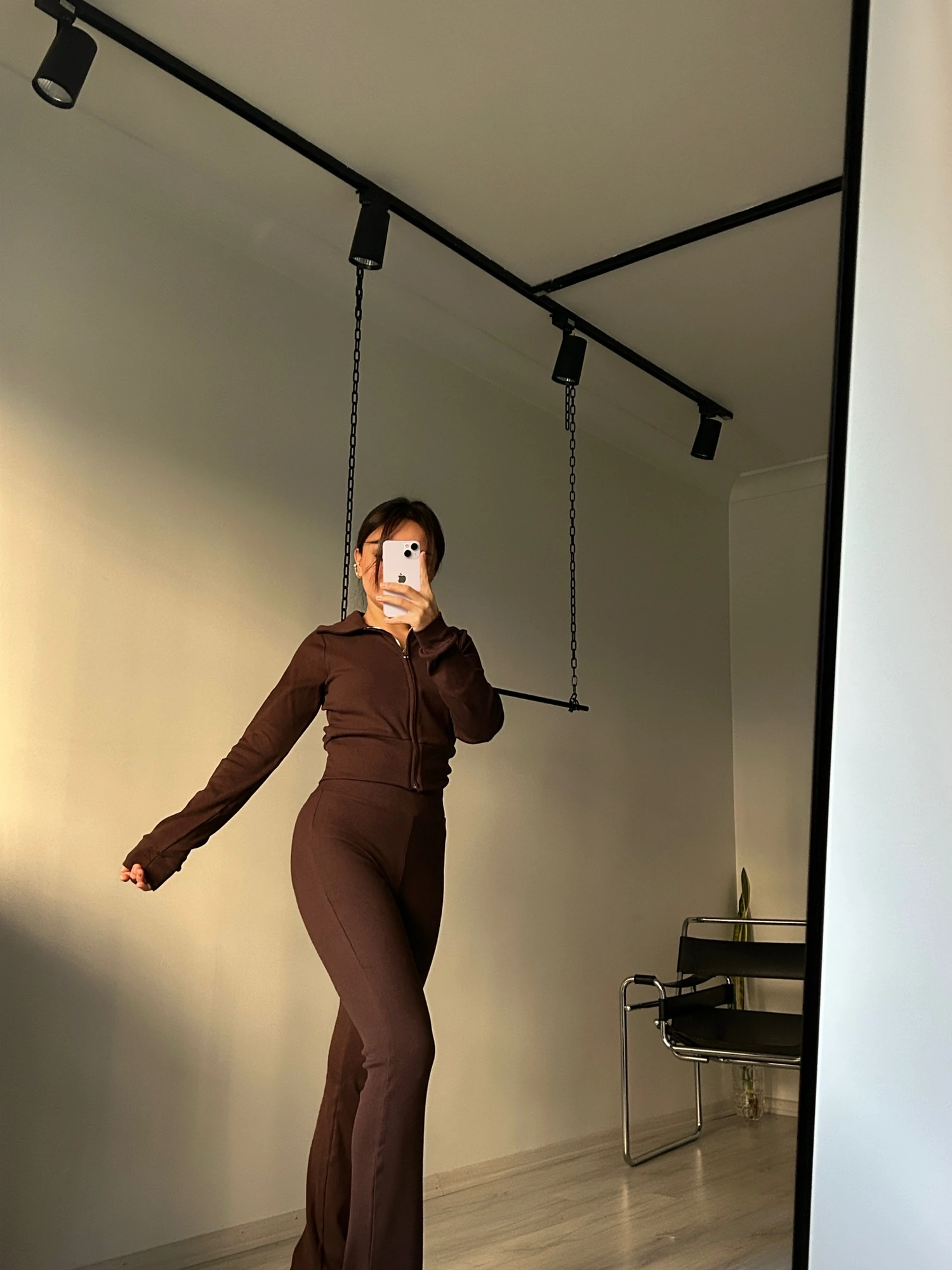 Kahverengi fermuarlı eşofman takım