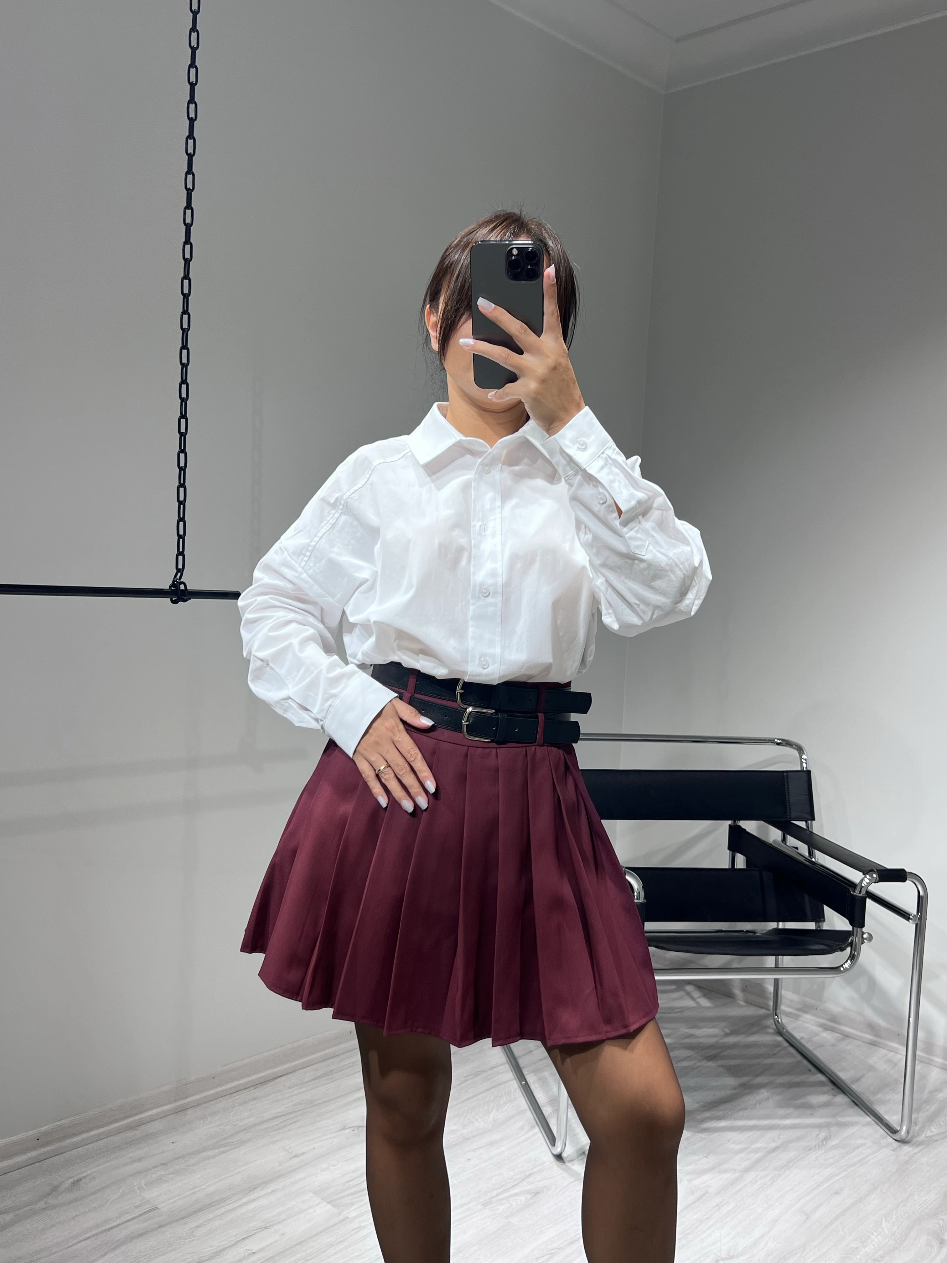 Çift kemerli pileli etek bordo