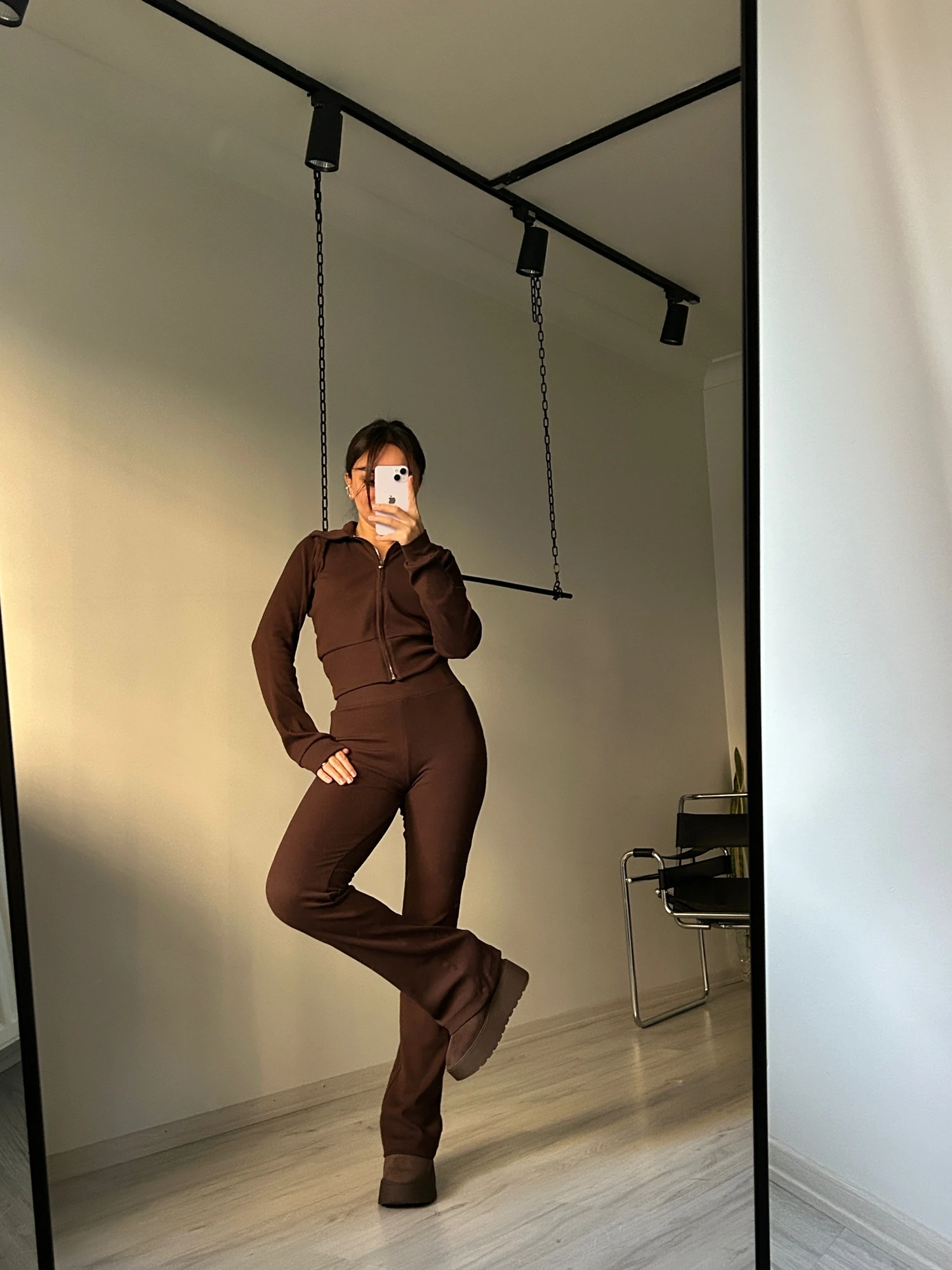 Kahverengi fermuarlı eşofman takım