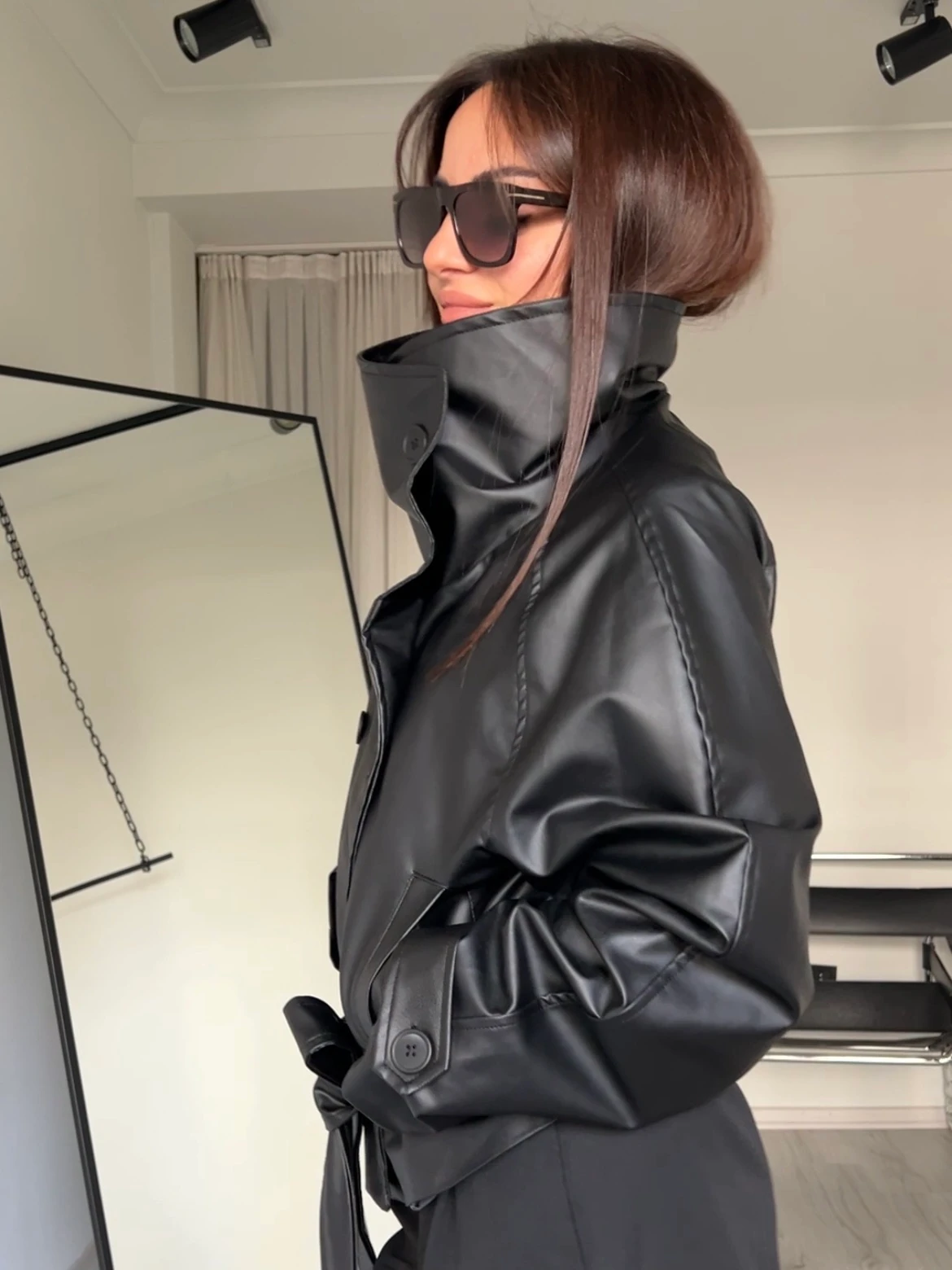 Dik yaka viral deri ceket