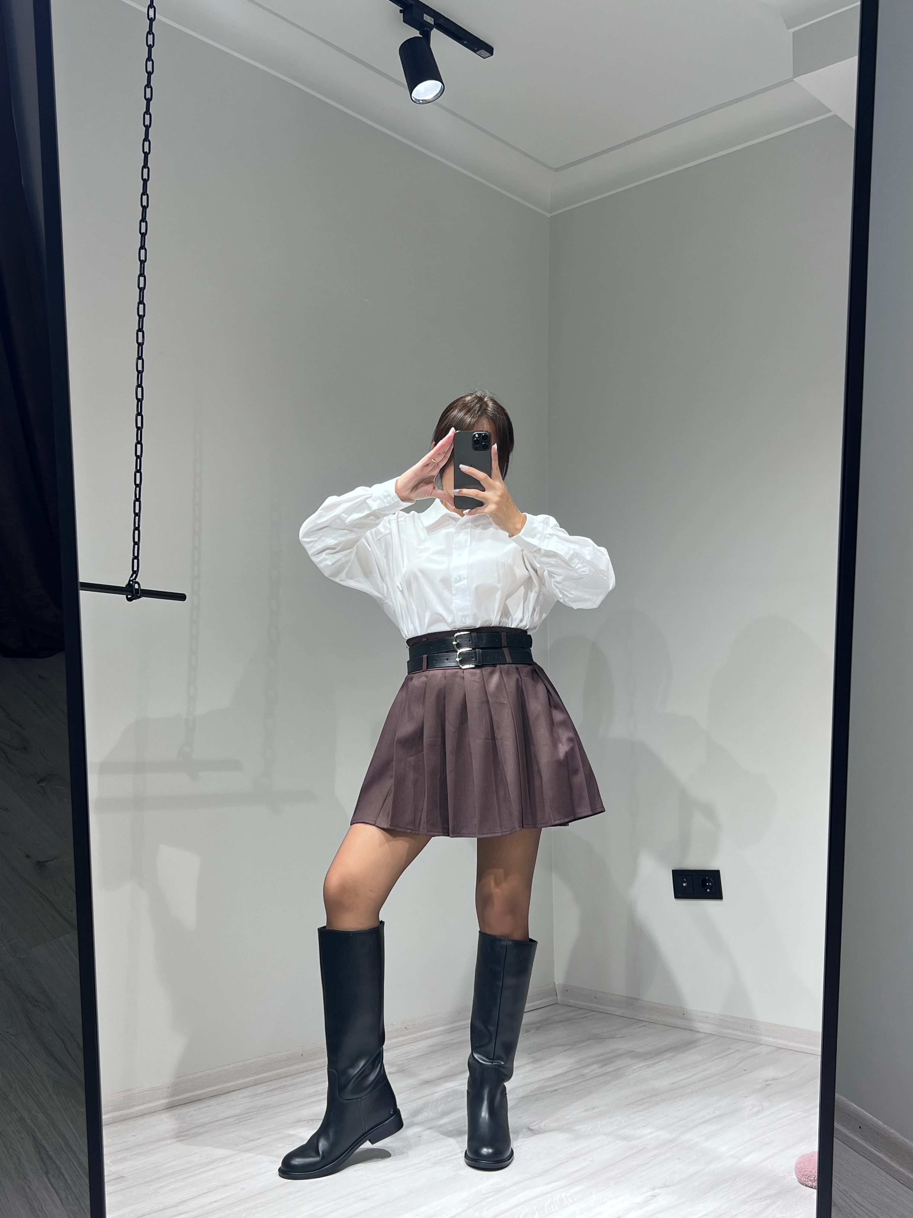 Çift kemerli pileli etek kahverengi