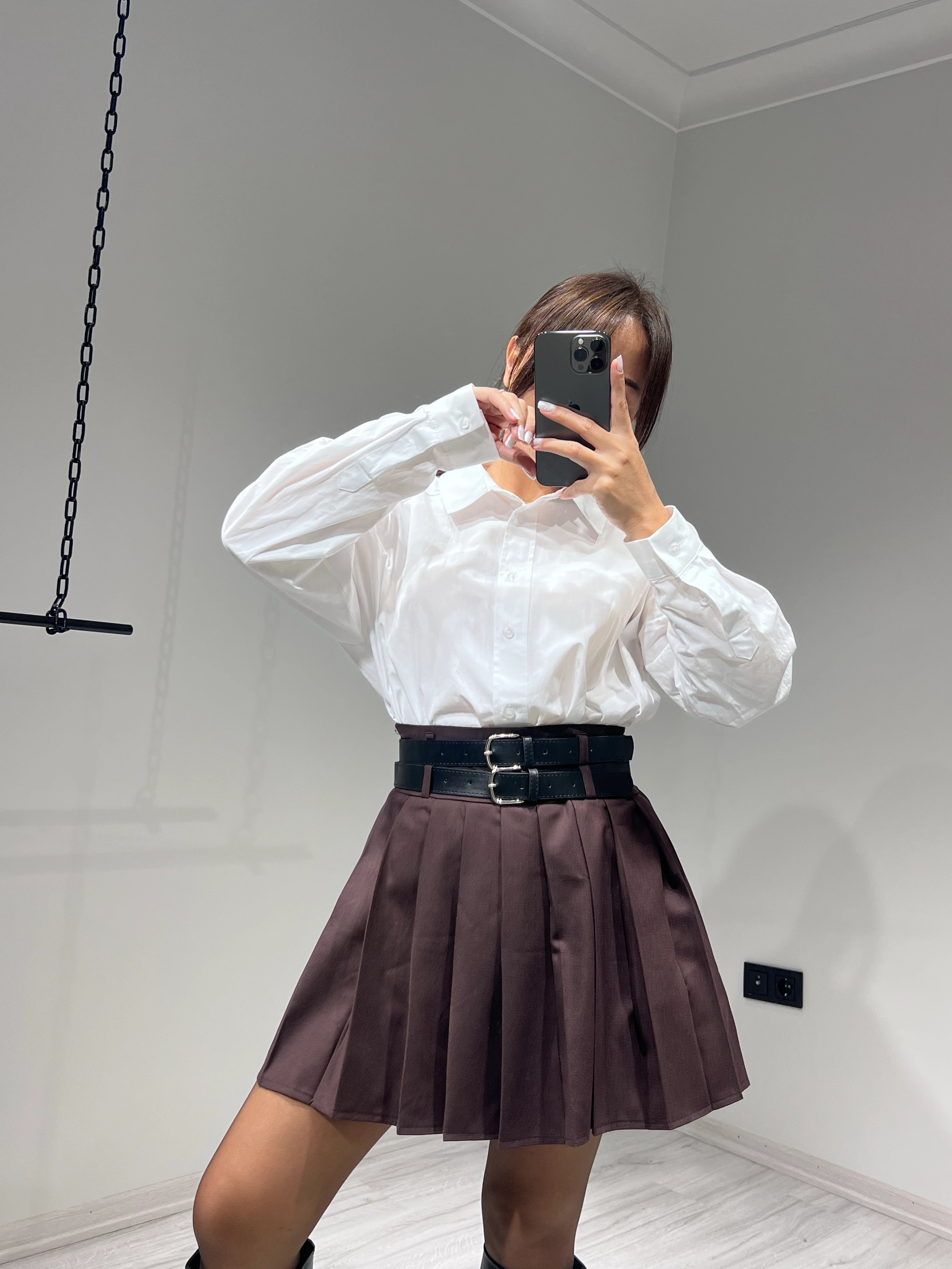 Çift kemerli pileli etek kahverengi