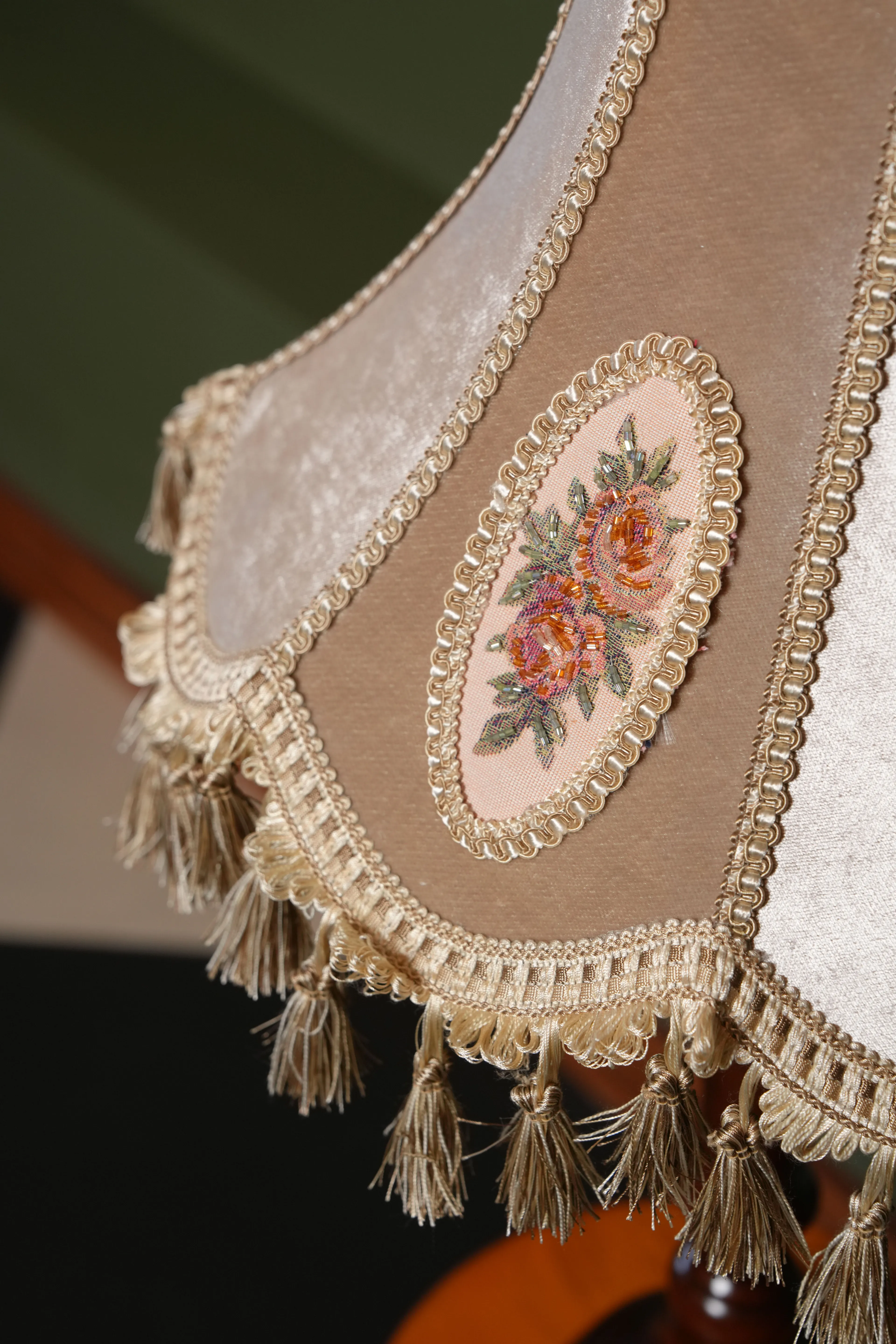 BONCUK İŞLEMELİ ABAJUR