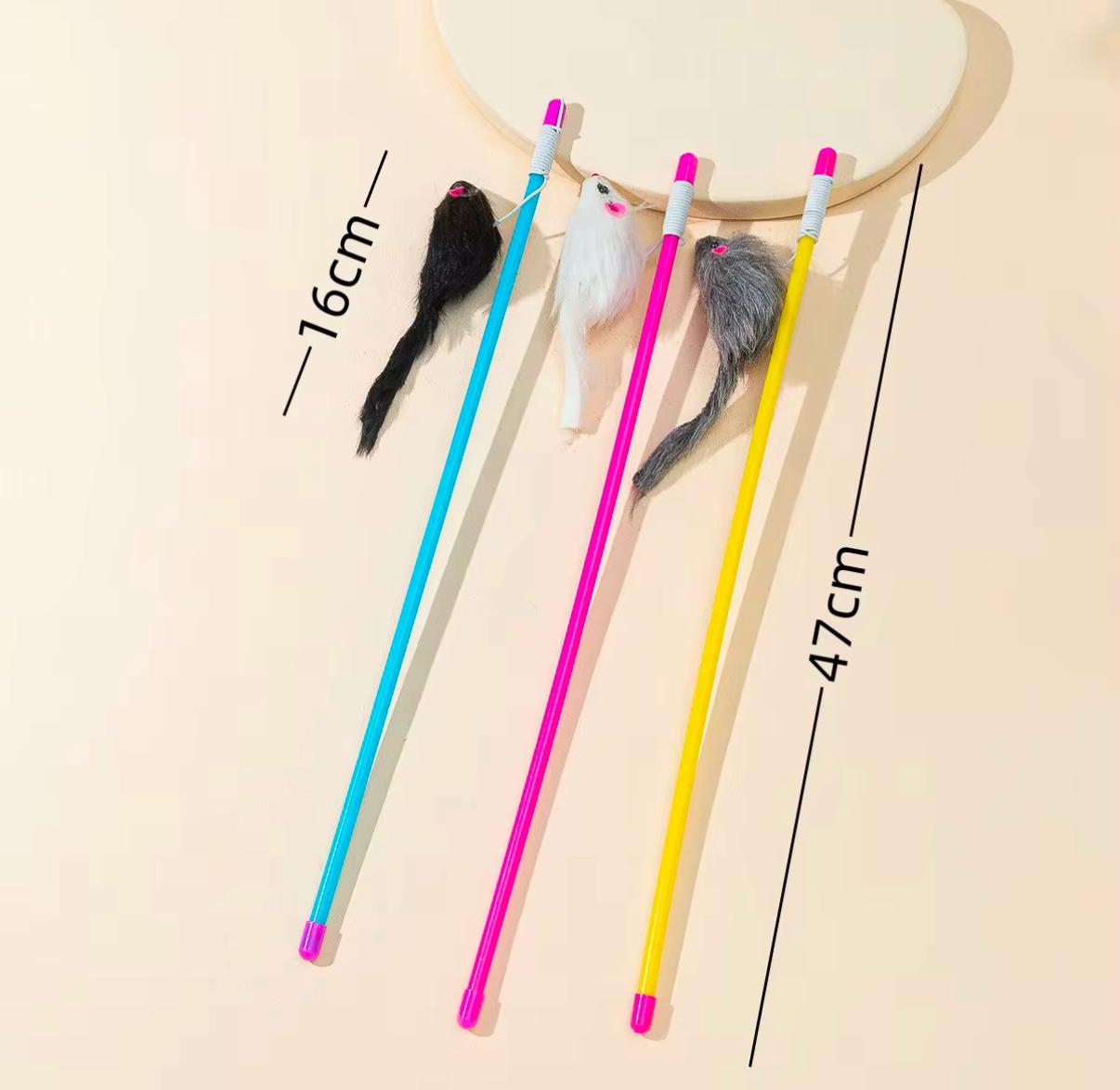 Plastik Saplı ve Sesli Fare Figürlü Kedi Oltası