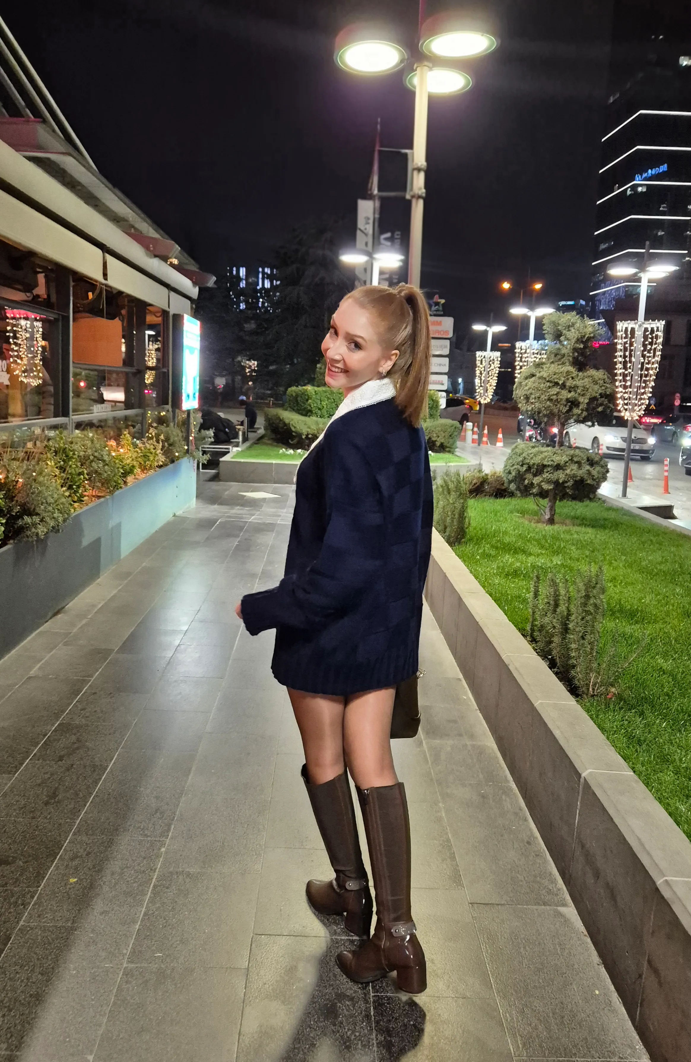 LACİVERT GÜPÜR YAKA TASARIM HIRKA