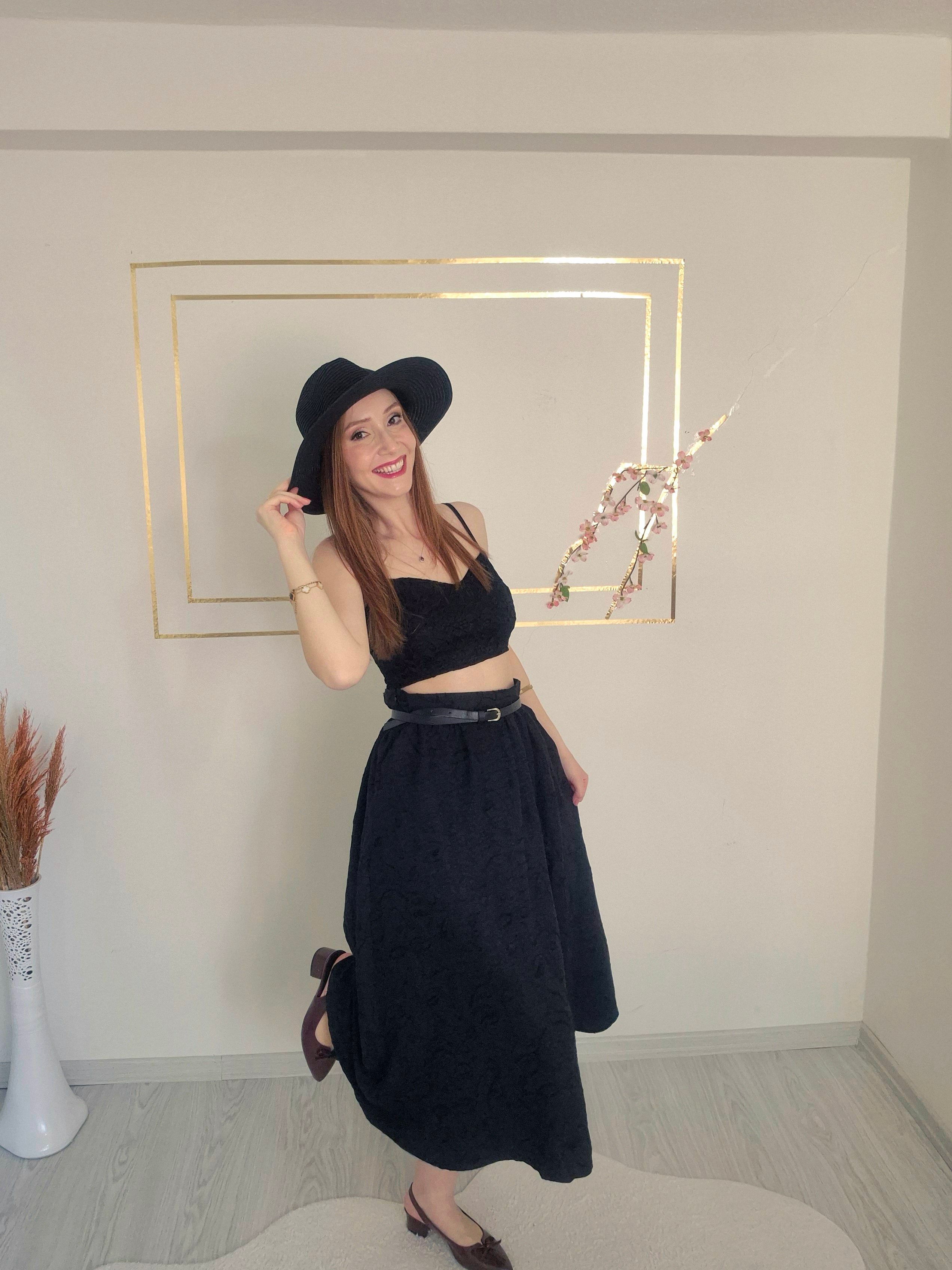 SİYAH CROP-ETEK KOMBİN