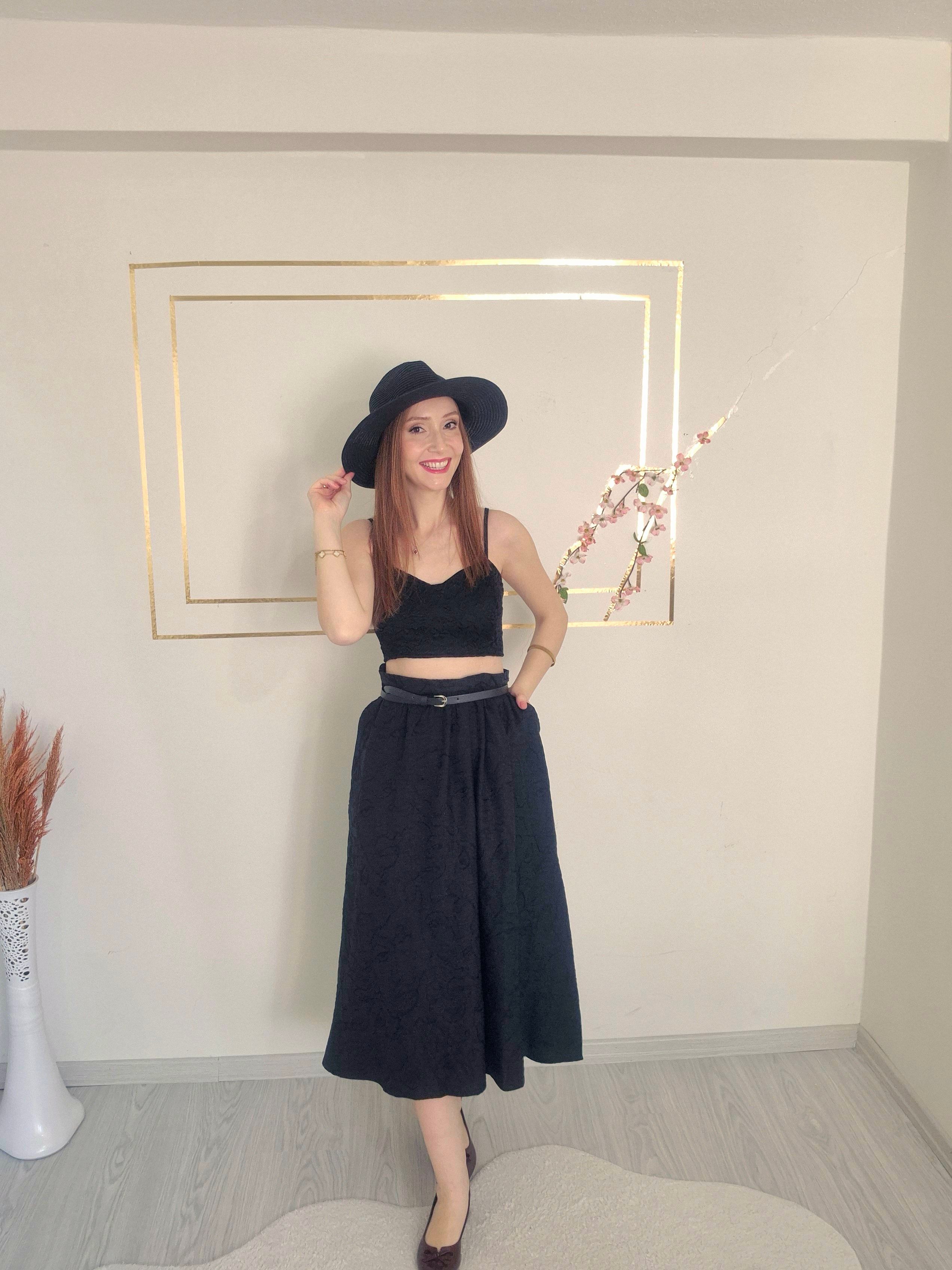 SİYAH CROP-ETEK KOMBİN