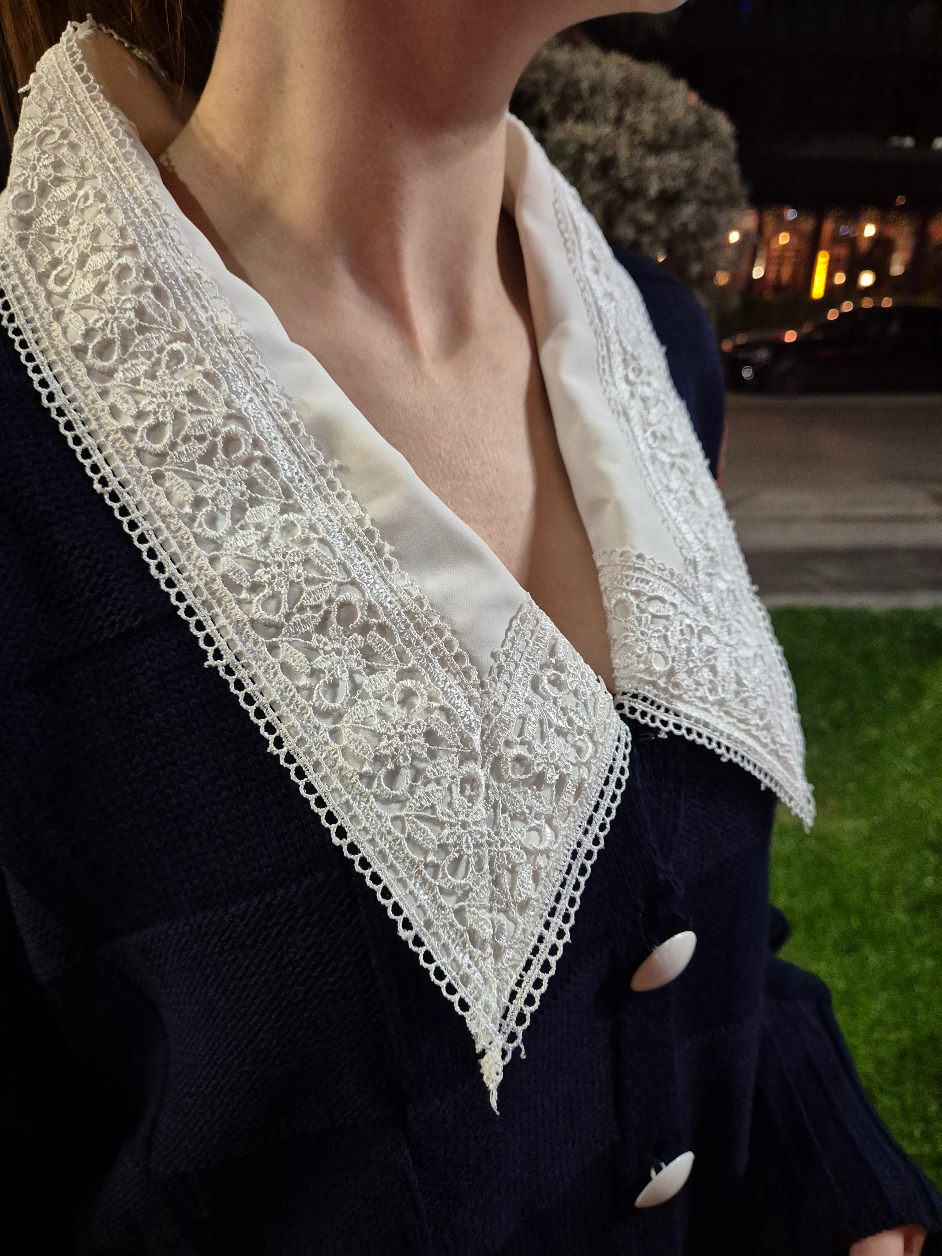 LACİVERT GÜPÜR YAKA TASARIM HIRKA