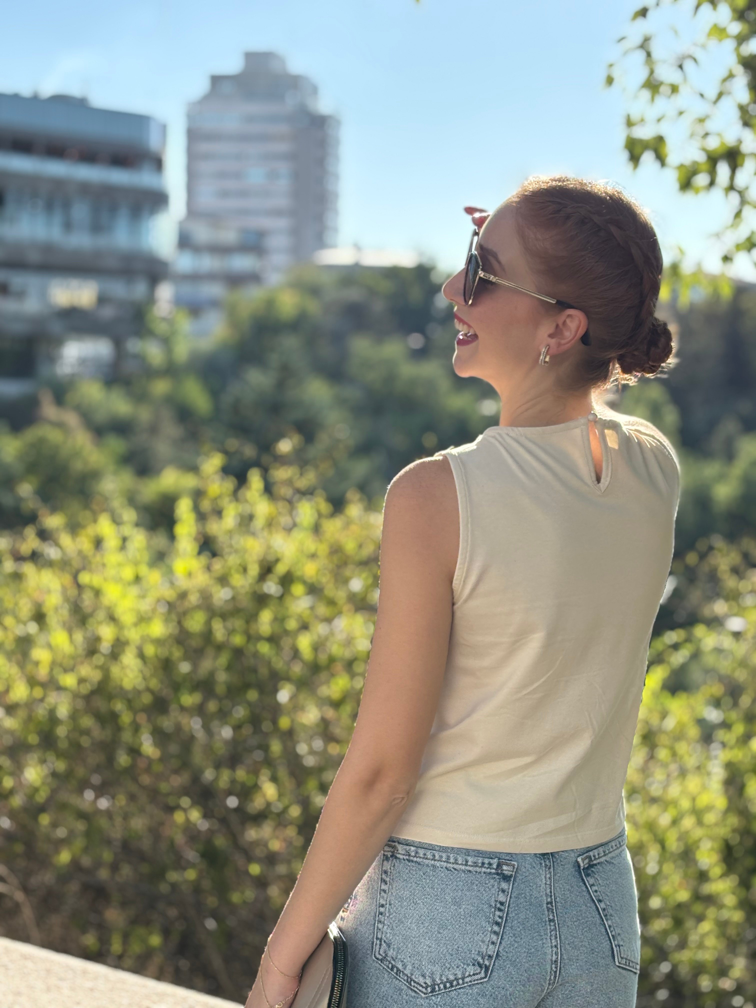 KREM NAKIŞ VE GÜPÜR DETAYLI ASTARLI BLUZ