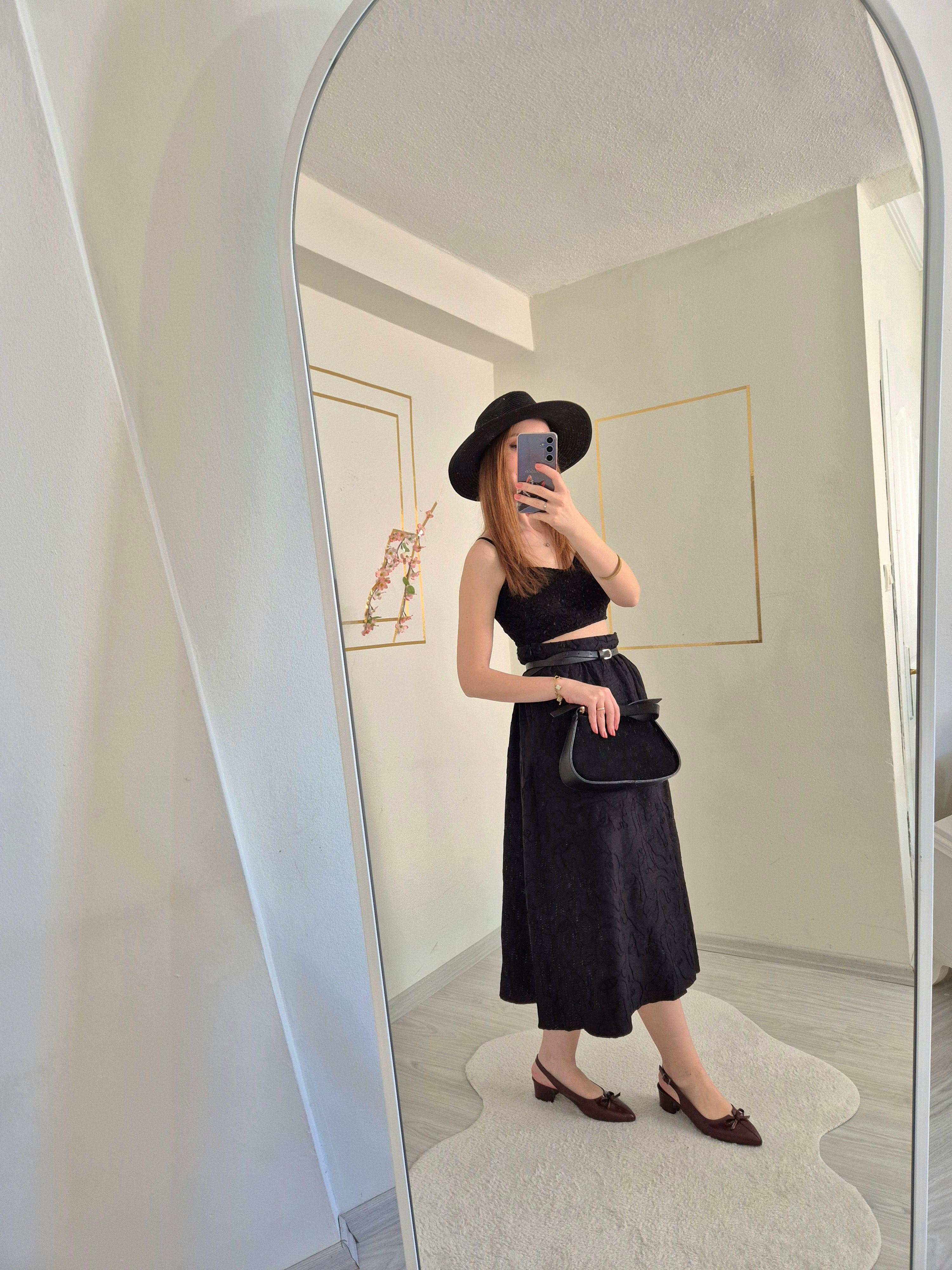 SİYAH CROP-ETEK KOMBİN