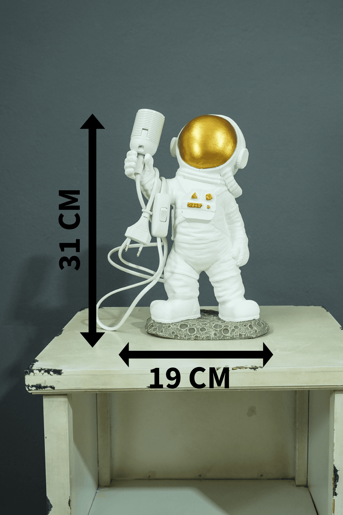 Işık Tutan Astronot Dekoratif Aydınlatma Biblo Dekorasyon Hediyelik - Lamba Tutan Astronot