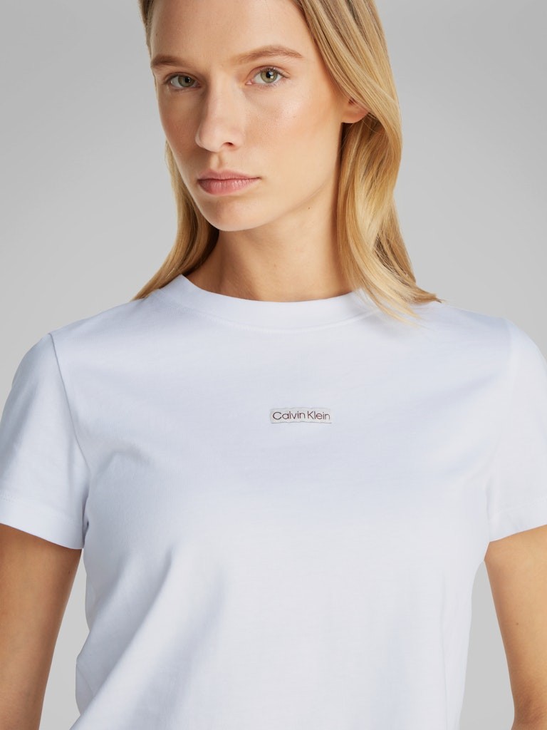 Calvin Klein Rejeneratif Pamuk Beyaz Kadın Kısa Kollu Boxy T-Shirt - J20J225524YAA
