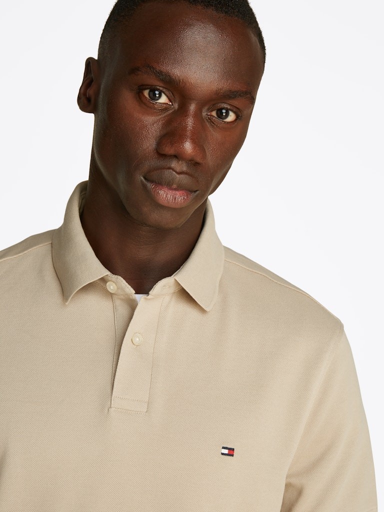 Tommy Hilfiger Organik Pamuk Bej Erkek Kısa Kollu Düğmeli Polo Yaka T-Shirt - MW0MW17770RBT
