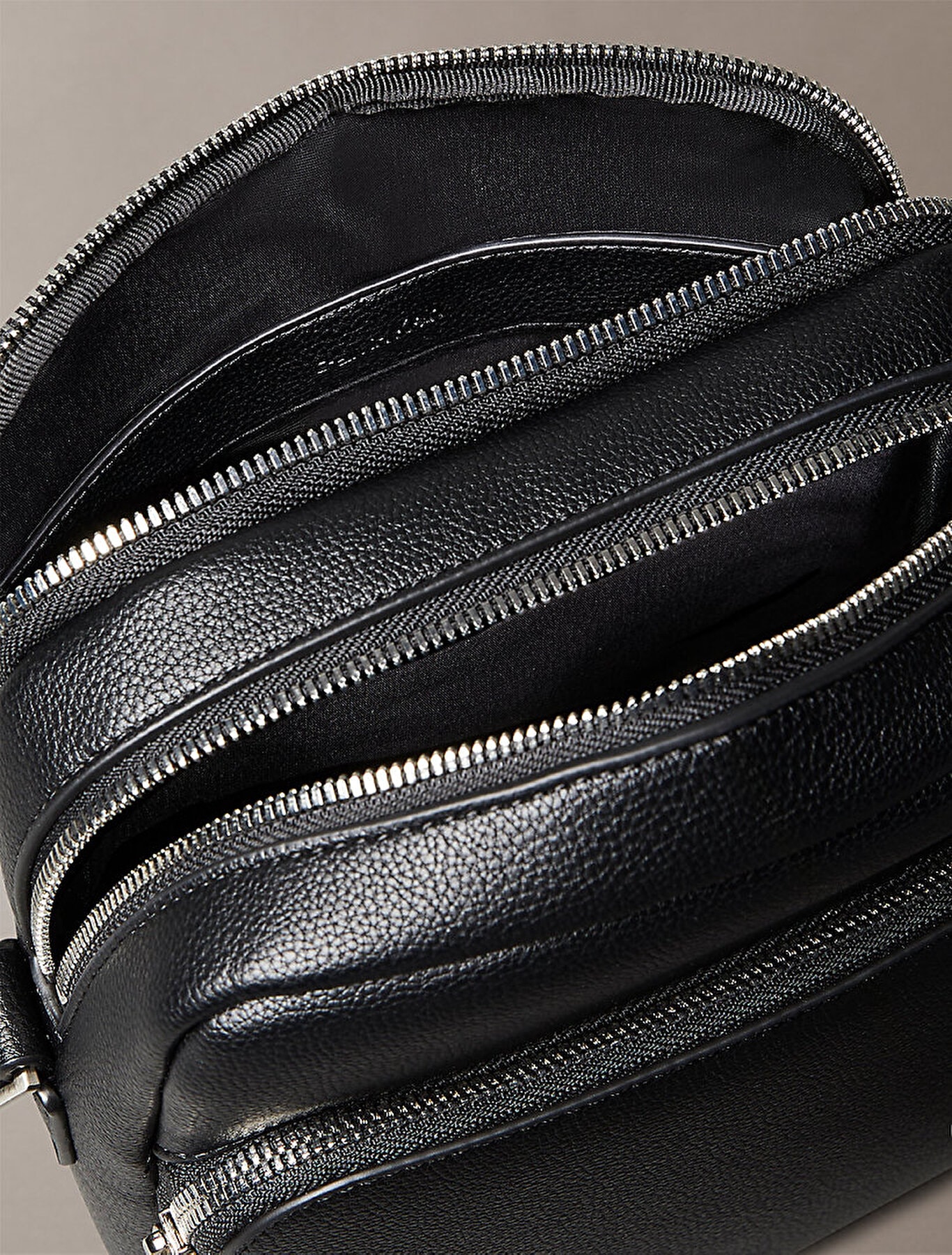 Calvin Klein Erkek Siyah Micro Pebble Çapraz Çanta