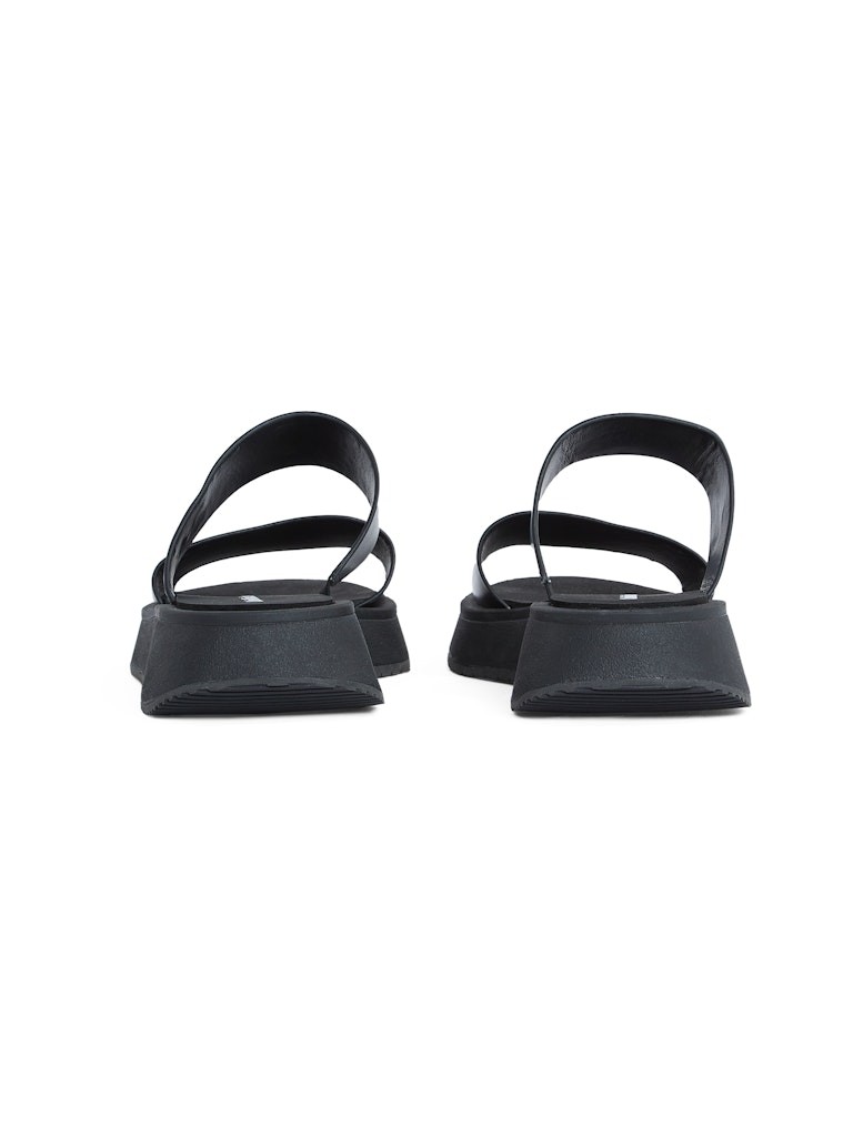 Calvin Klein Deri Siyah Kadın Düz Taban Çift Bantlı Sandalet - YW0YW016940GJ