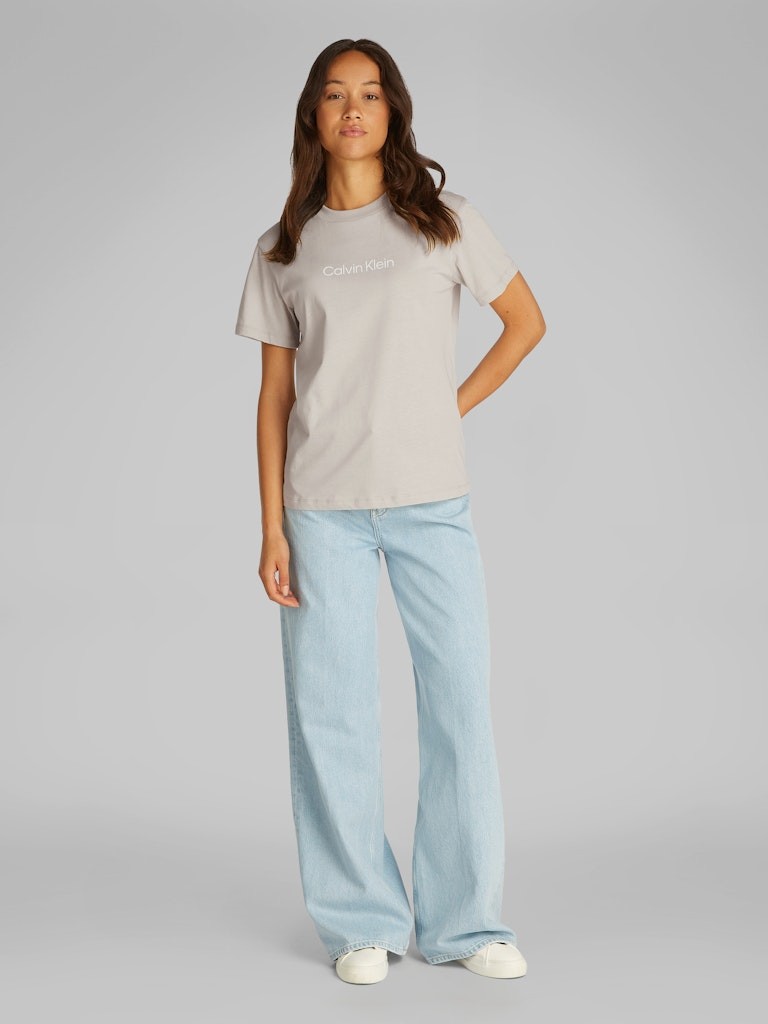 Calvin Klein Organik Pamuk Bej Kadın Kısa Kollu T-Shirt - K20K205448PE0