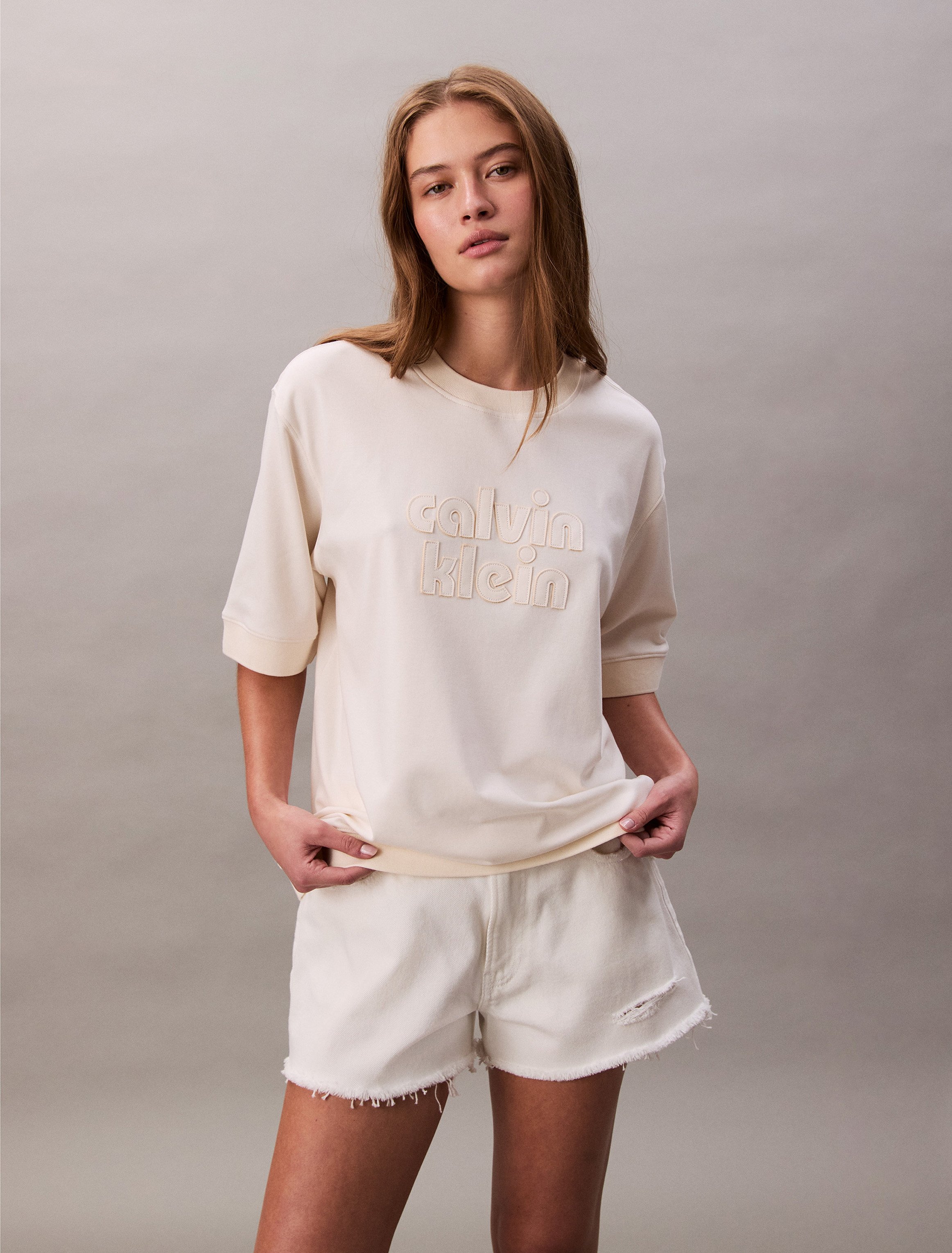 Calvin Klein Kadın Beyaz O Yaka Boyfriend T Shirt