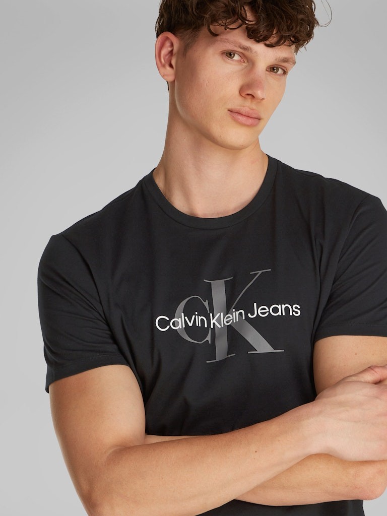Calvin Klein Rejeneratif Pamuk Siyah Erkek Kısa Kollu T-Shirt - LV040EM286UB1