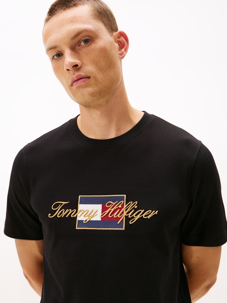 Tommy Hilfiger Erkek O Yaka Bayraklı Siyah T-Shirt