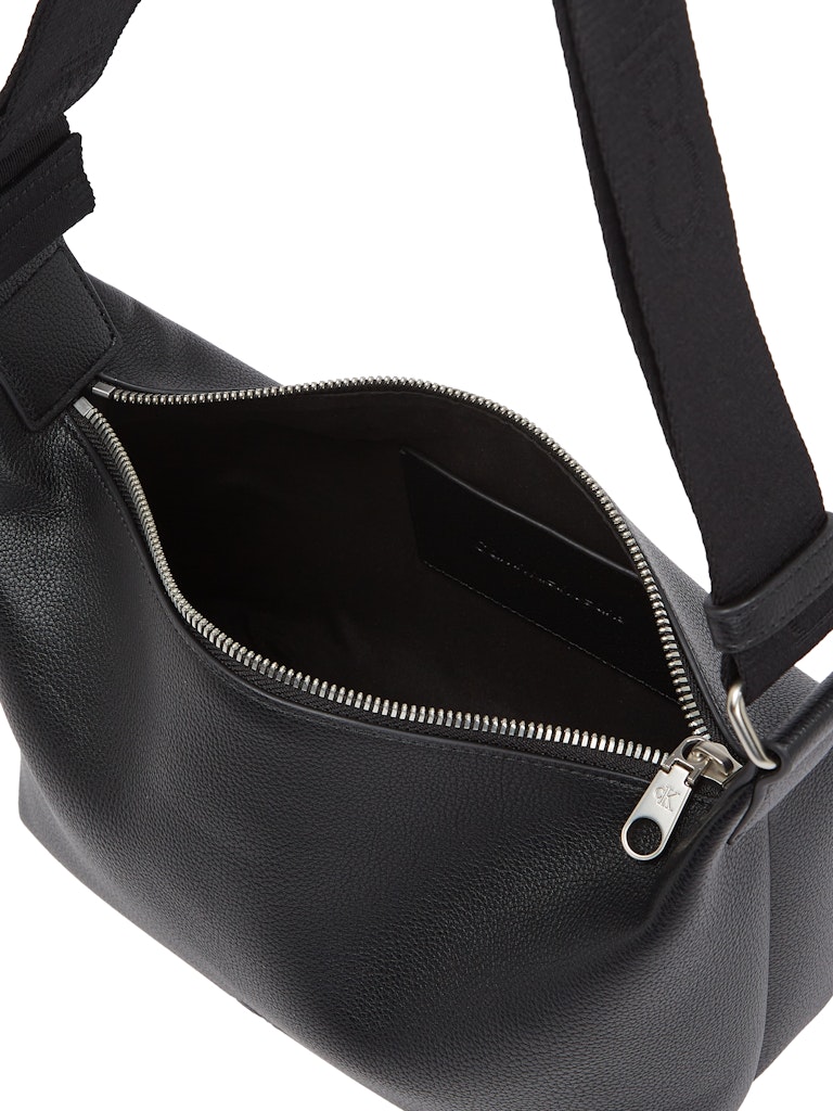 Calvin Klein Logolu Ayarlanabilir Askılı Siyah Kadın Çanta