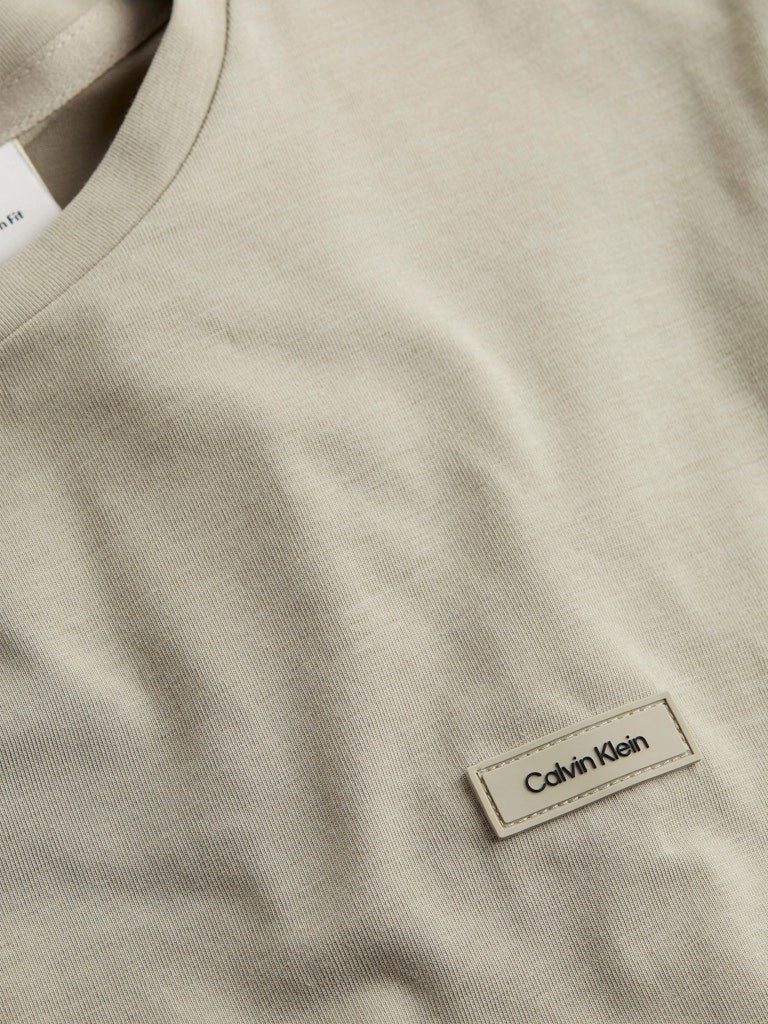Calvin Klein Rejeneratif Pamuk Vizon Erkek Kısa Kollu T-Shirt - K10K112724PAH